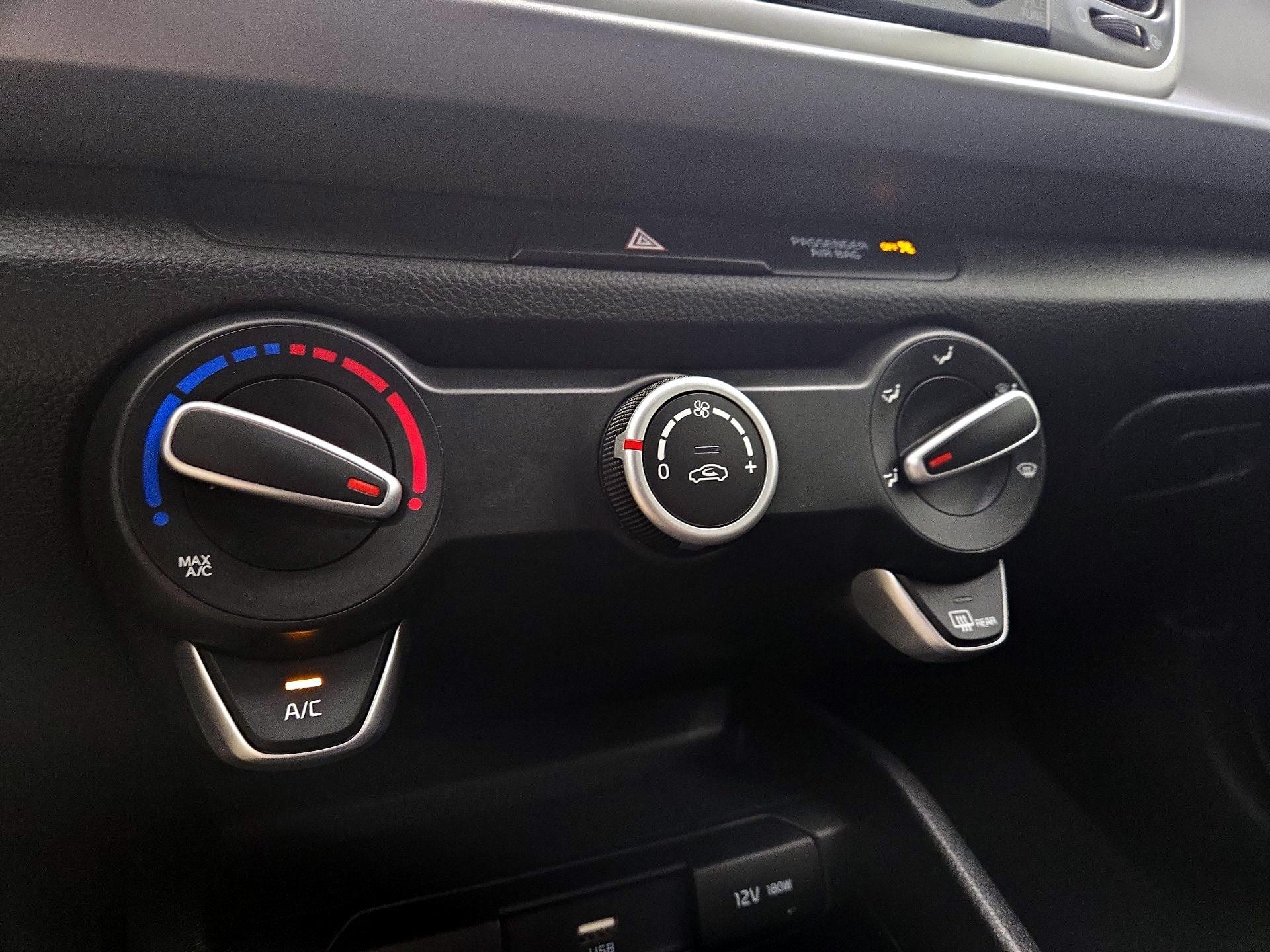 Thumbnail: 2023 Kia Rio - 16