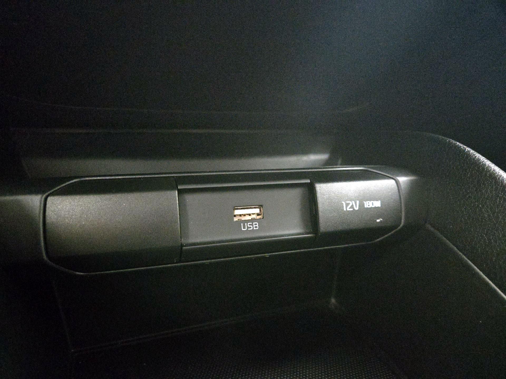 Thumbnail: 2023 Kia Rio - 18