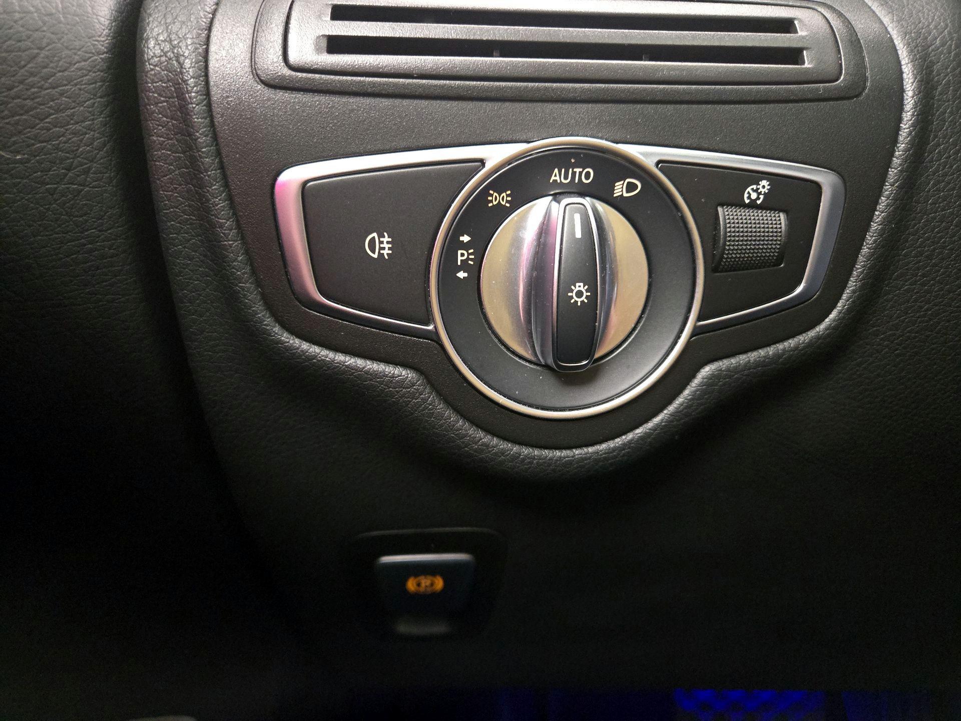 Thumbnail: 2021 Mercedes-Benz GLC - 13