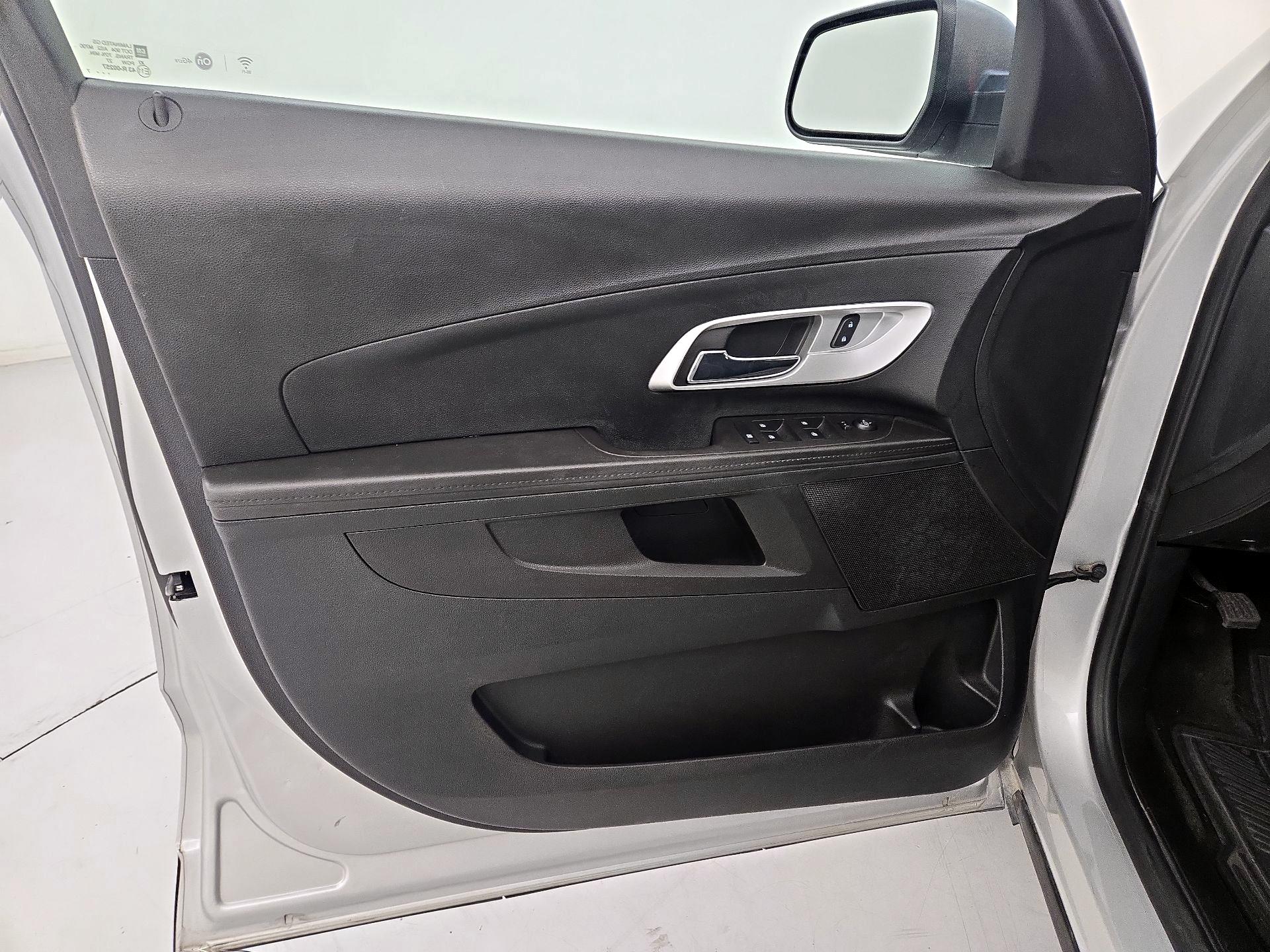 Thumbnail: 2017 Chevrolet Equinox - 12