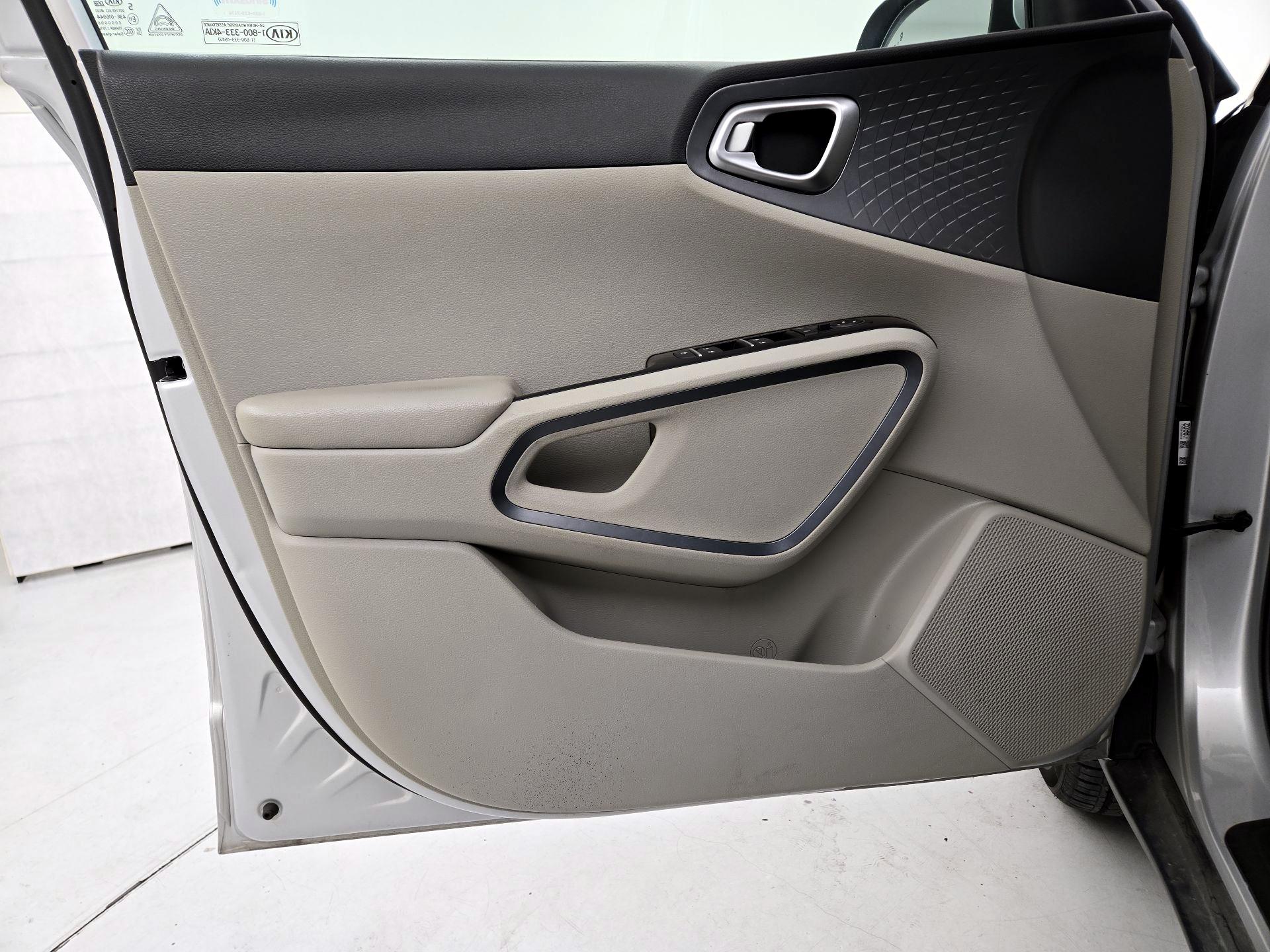 Thumbnail: 2020 Kia Soul - 12