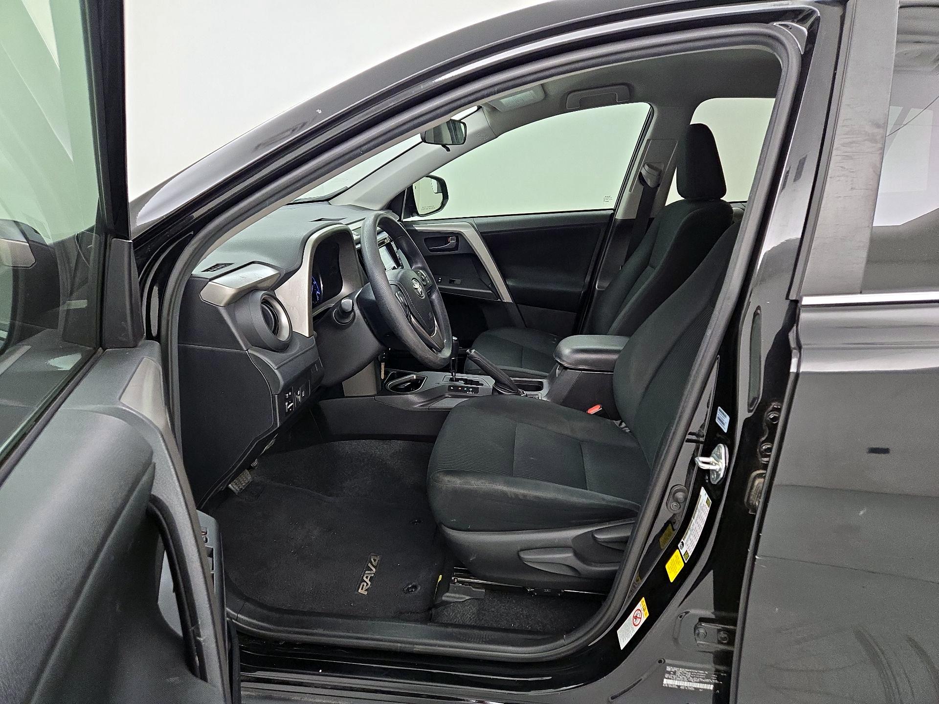 Thumbnail: 2018 Toyota RAV4 - 11