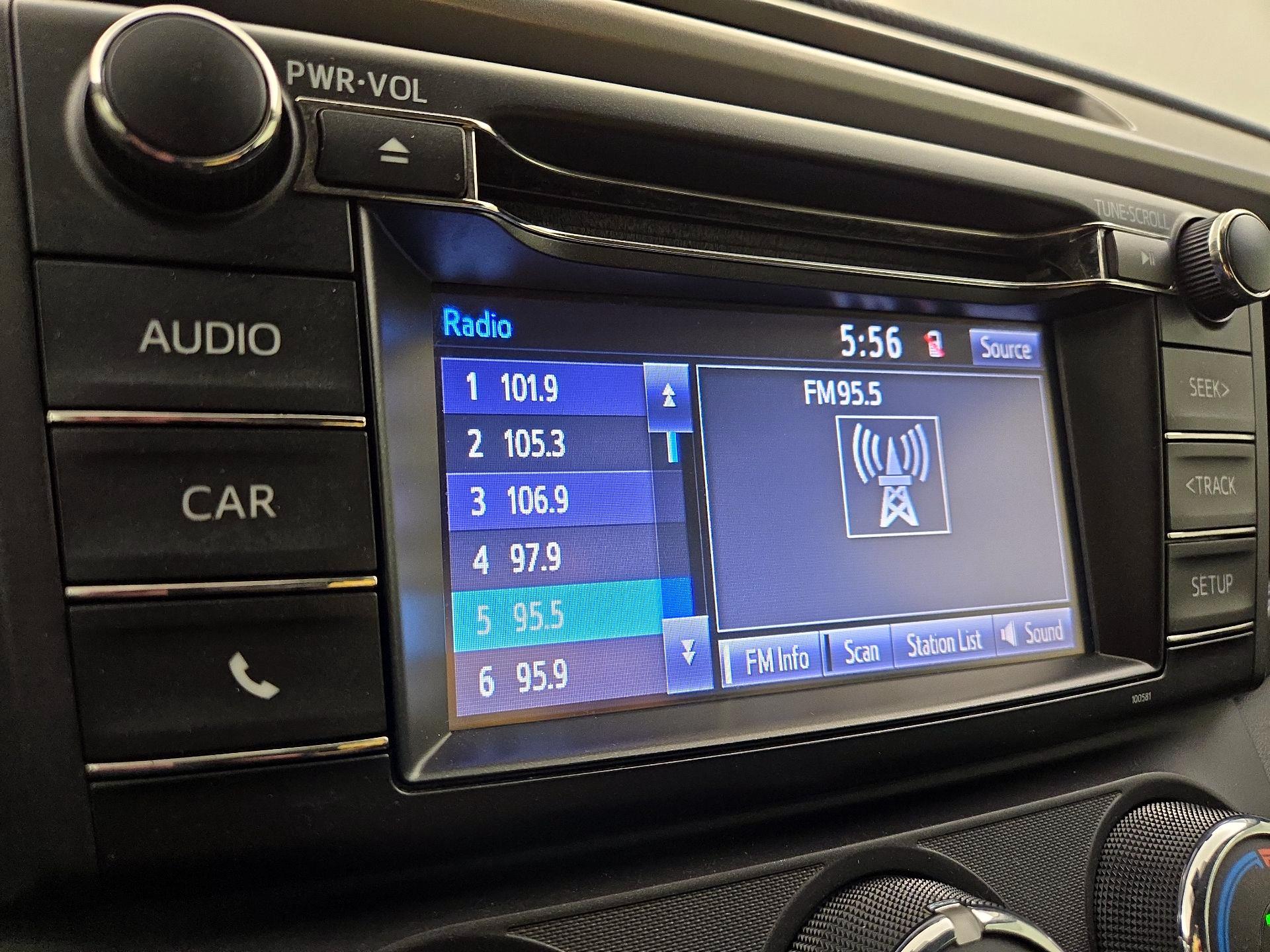 Thumbnail: 2018 Toyota RAV4 - 15