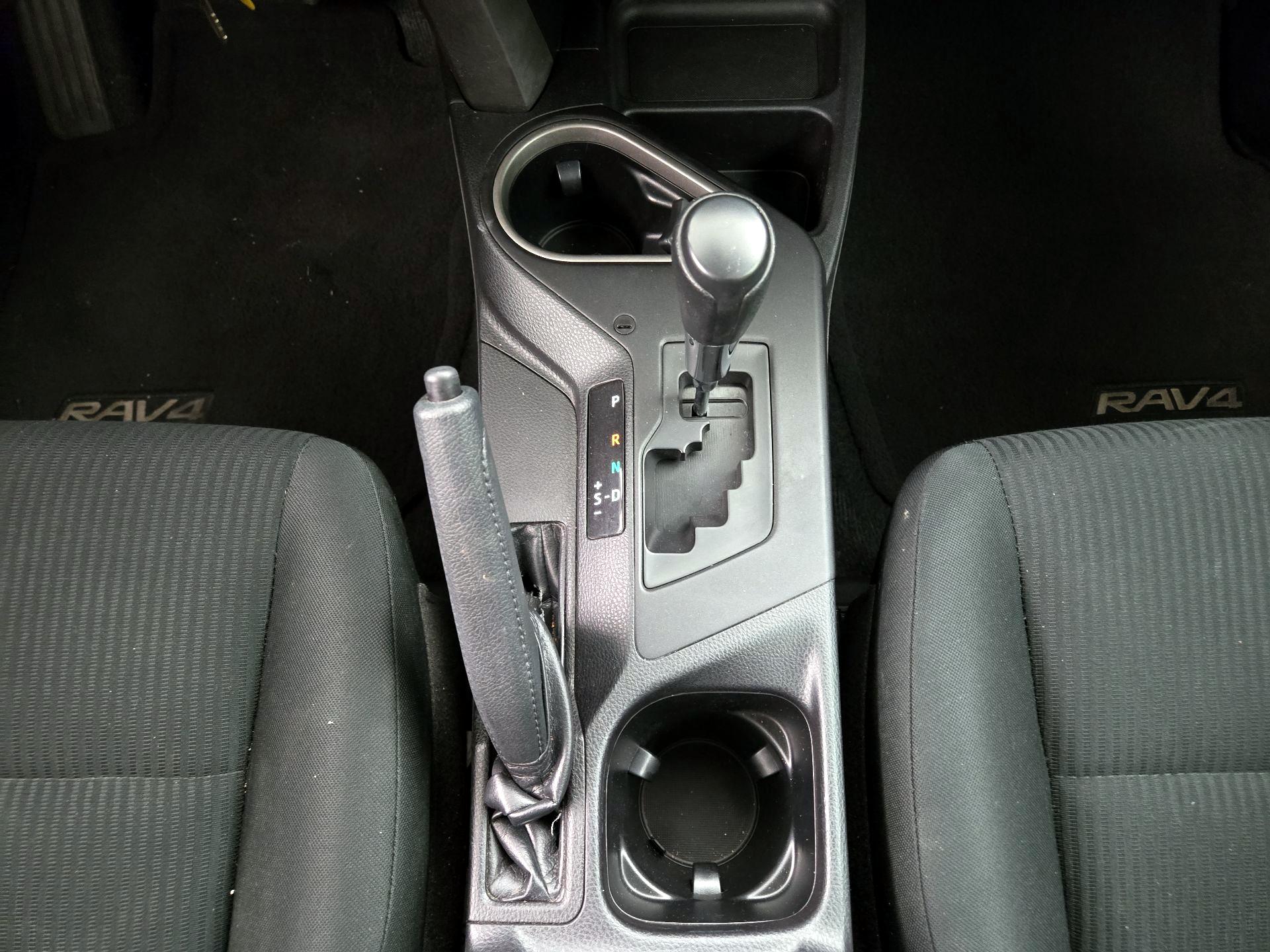 Thumbnail: 2018 Toyota RAV4 - 17