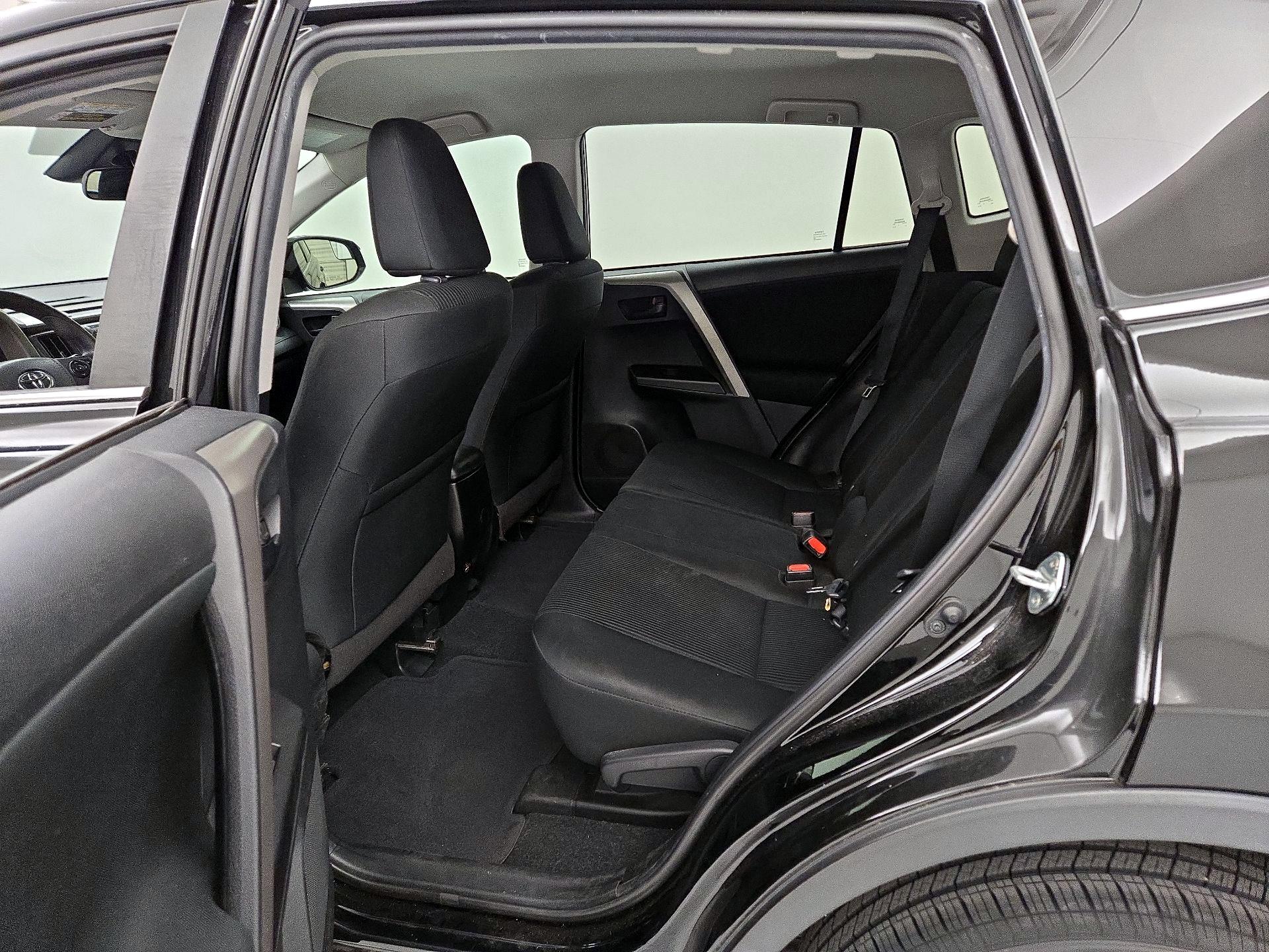 Thumbnail: 2018 Toyota RAV4 - 19