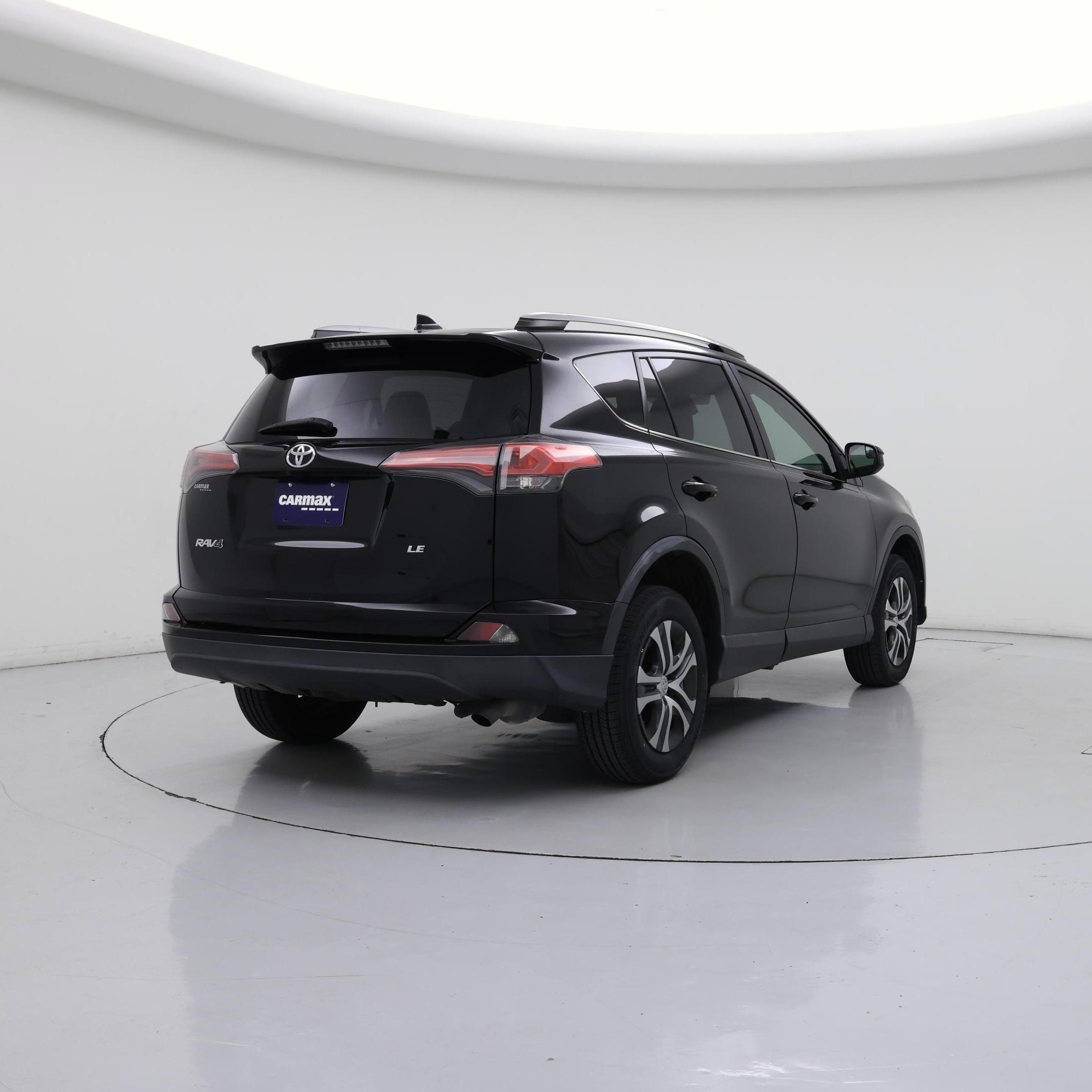 Thumbnail: 2018 Toyota RAV4 - 8