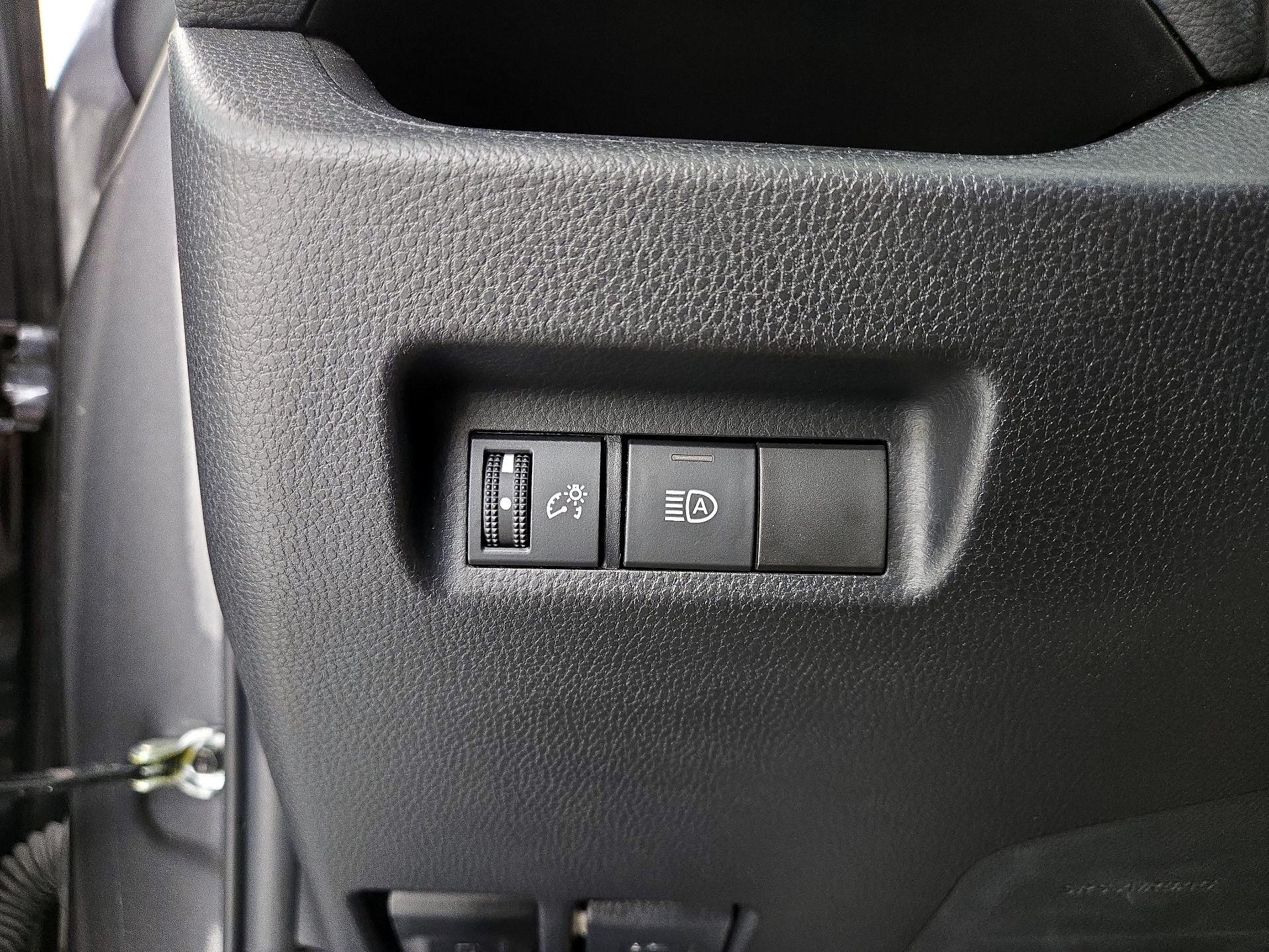 Thumbnail: 2022 Toyota RAV4 - 13