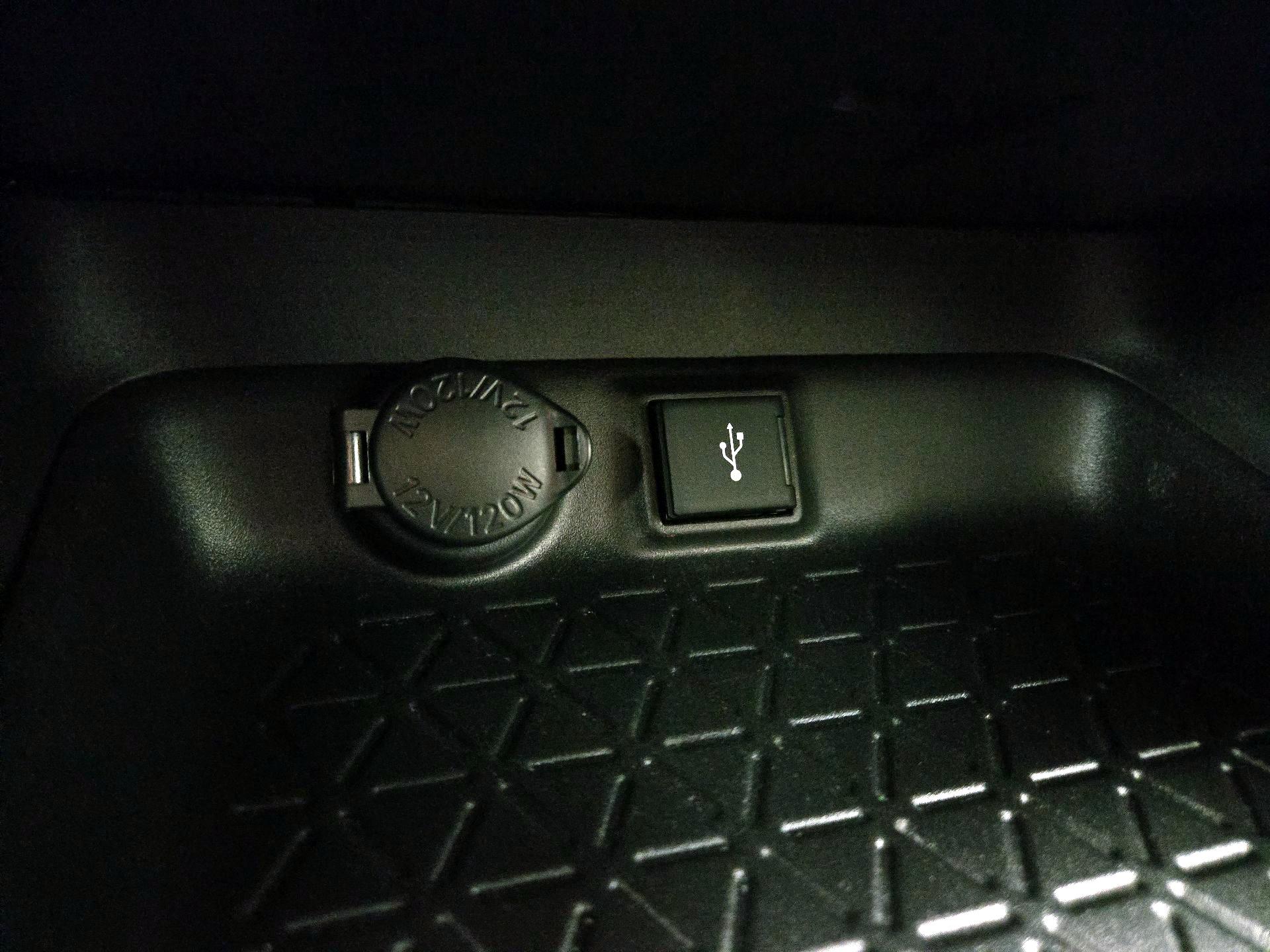 Thumbnail: 2022 Toyota RAV4 - 18