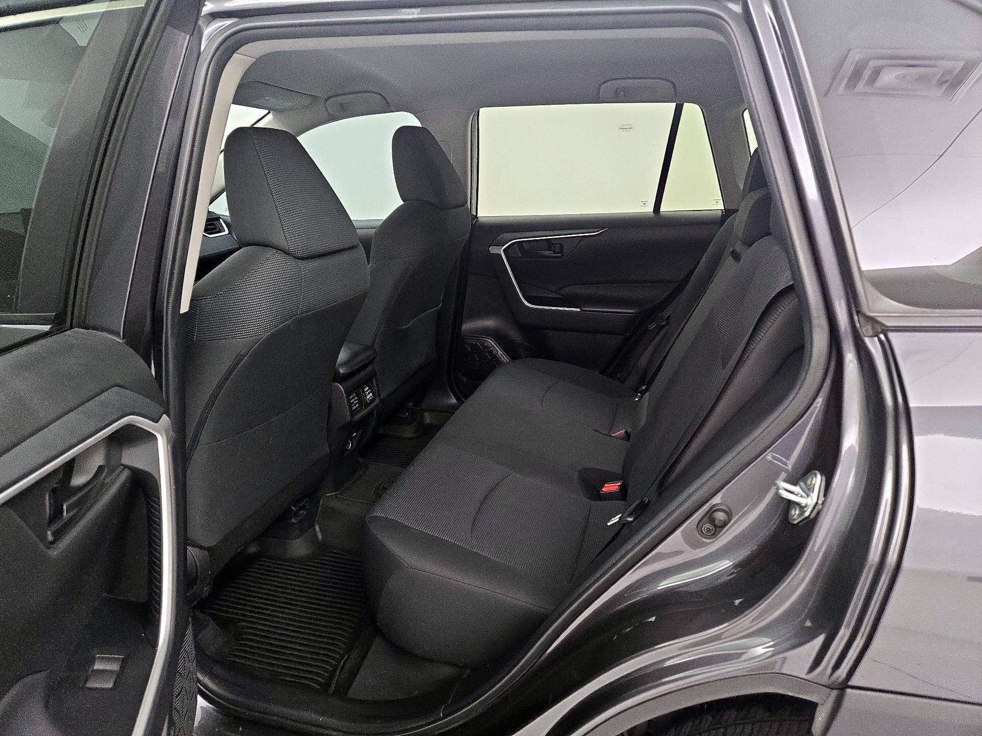 Thumbnail: 2022 Toyota RAV4 - 19