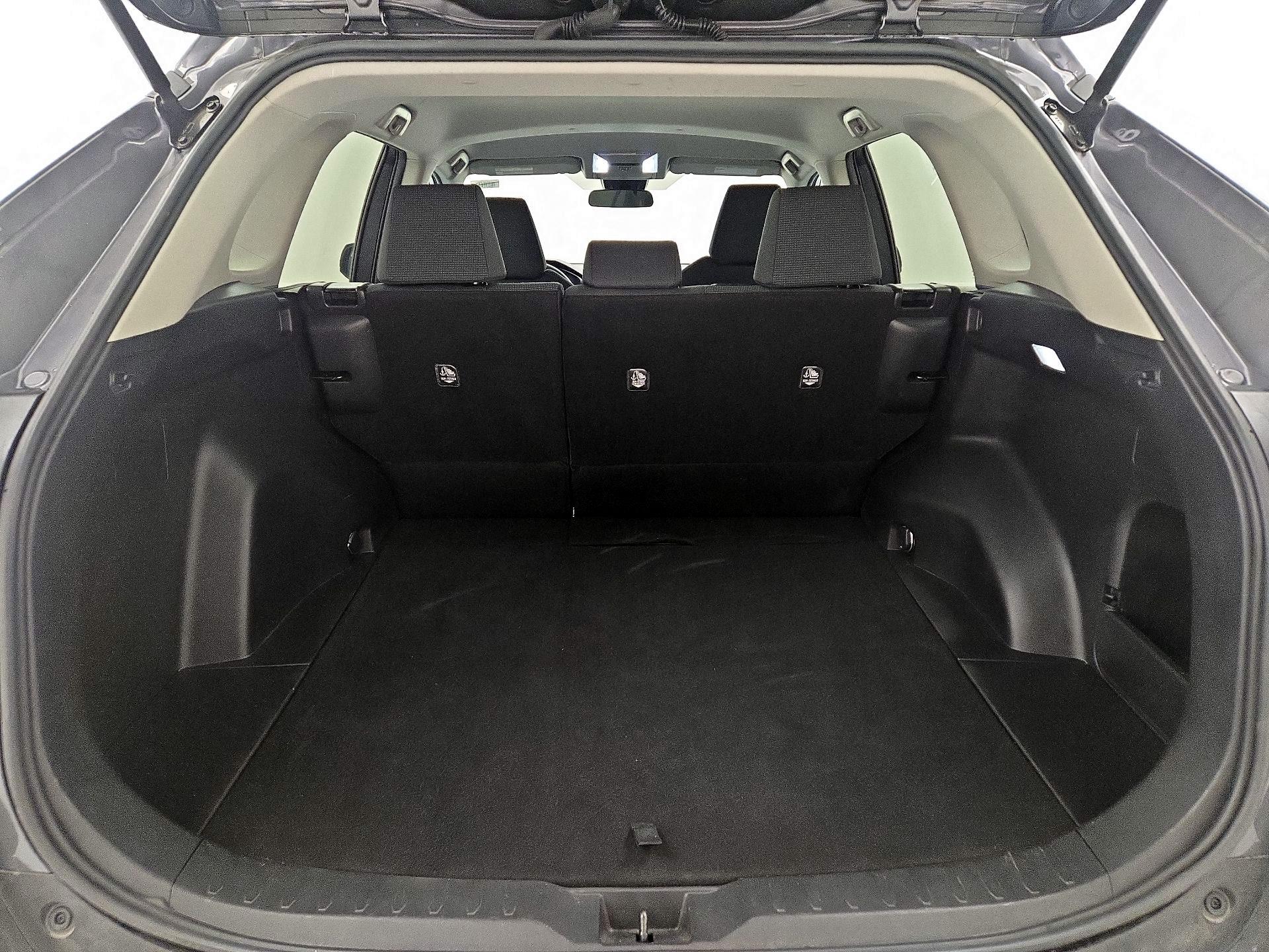 Thumbnail: 2022 Toyota RAV4 - 20