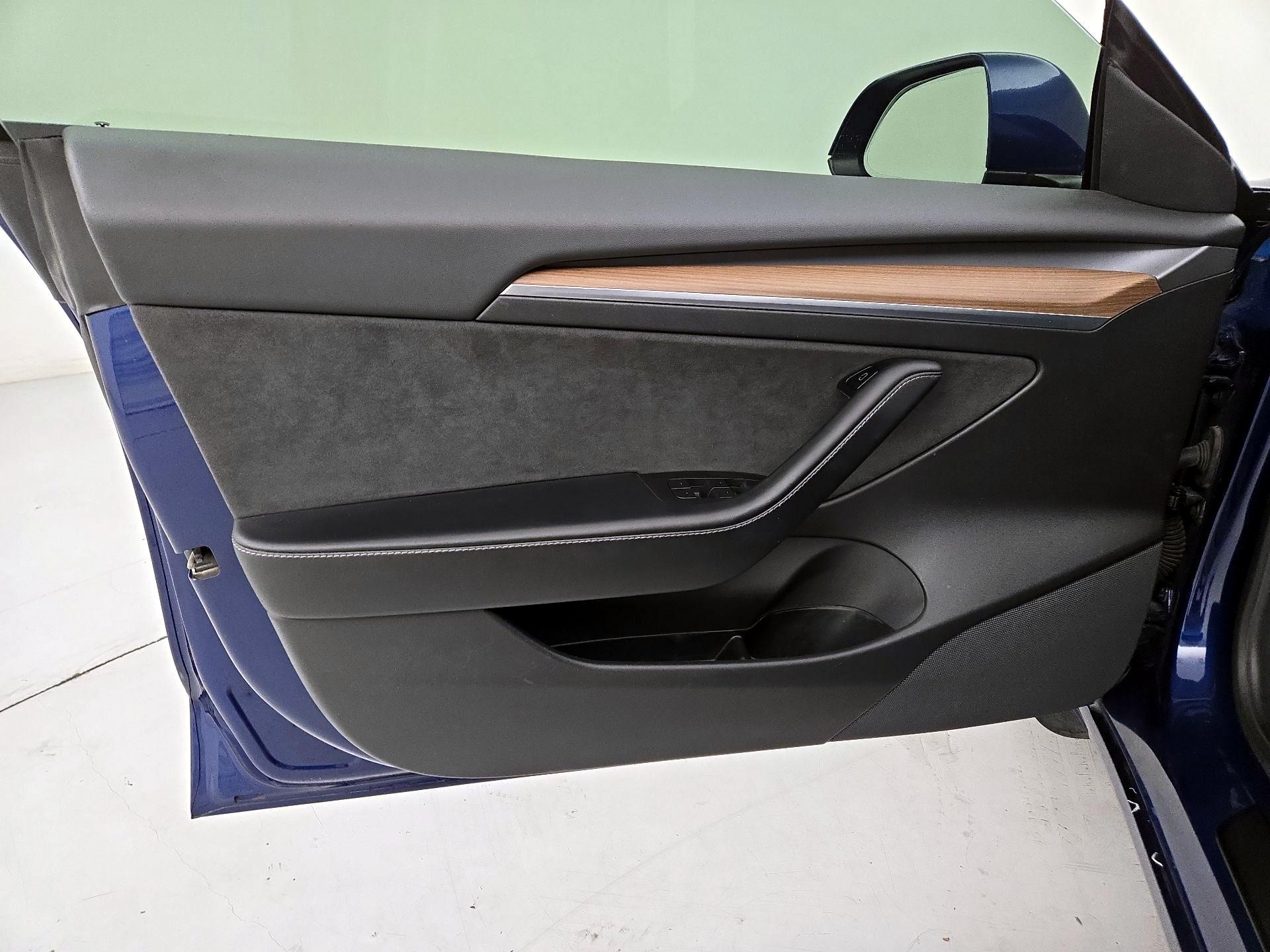 Thumbnail: 2021 Tesla Model 3 - 12