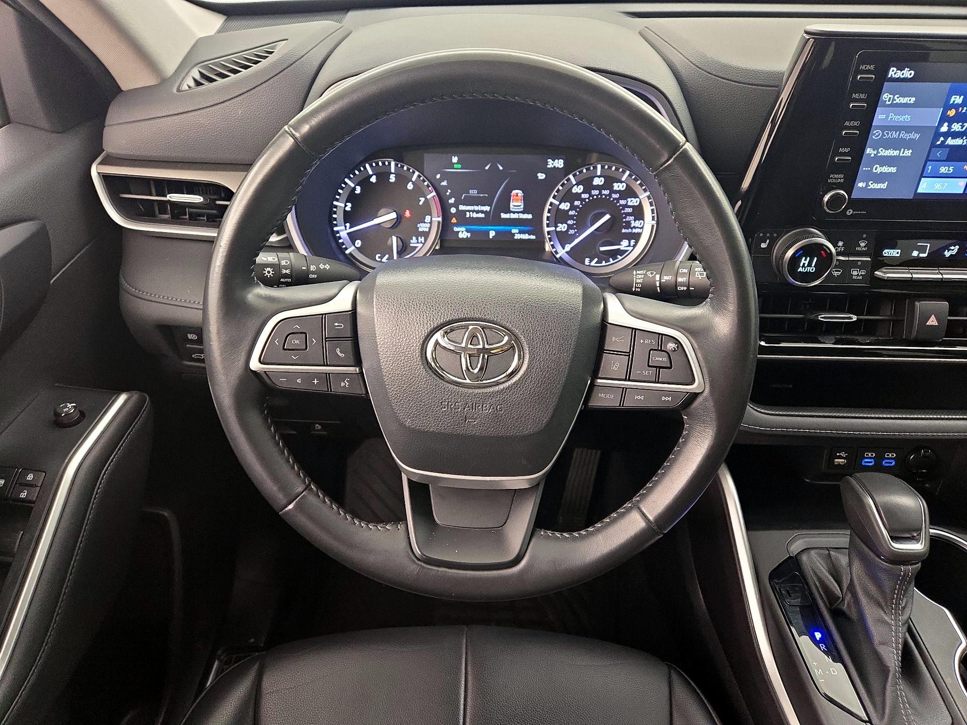 Thumbnail: 2022 Toyota Highlander - 10