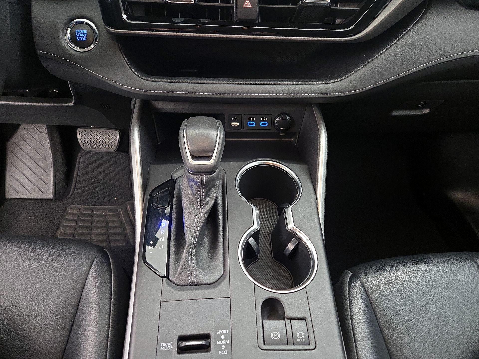 Thumbnail: 2022 Toyota Highlander - 17