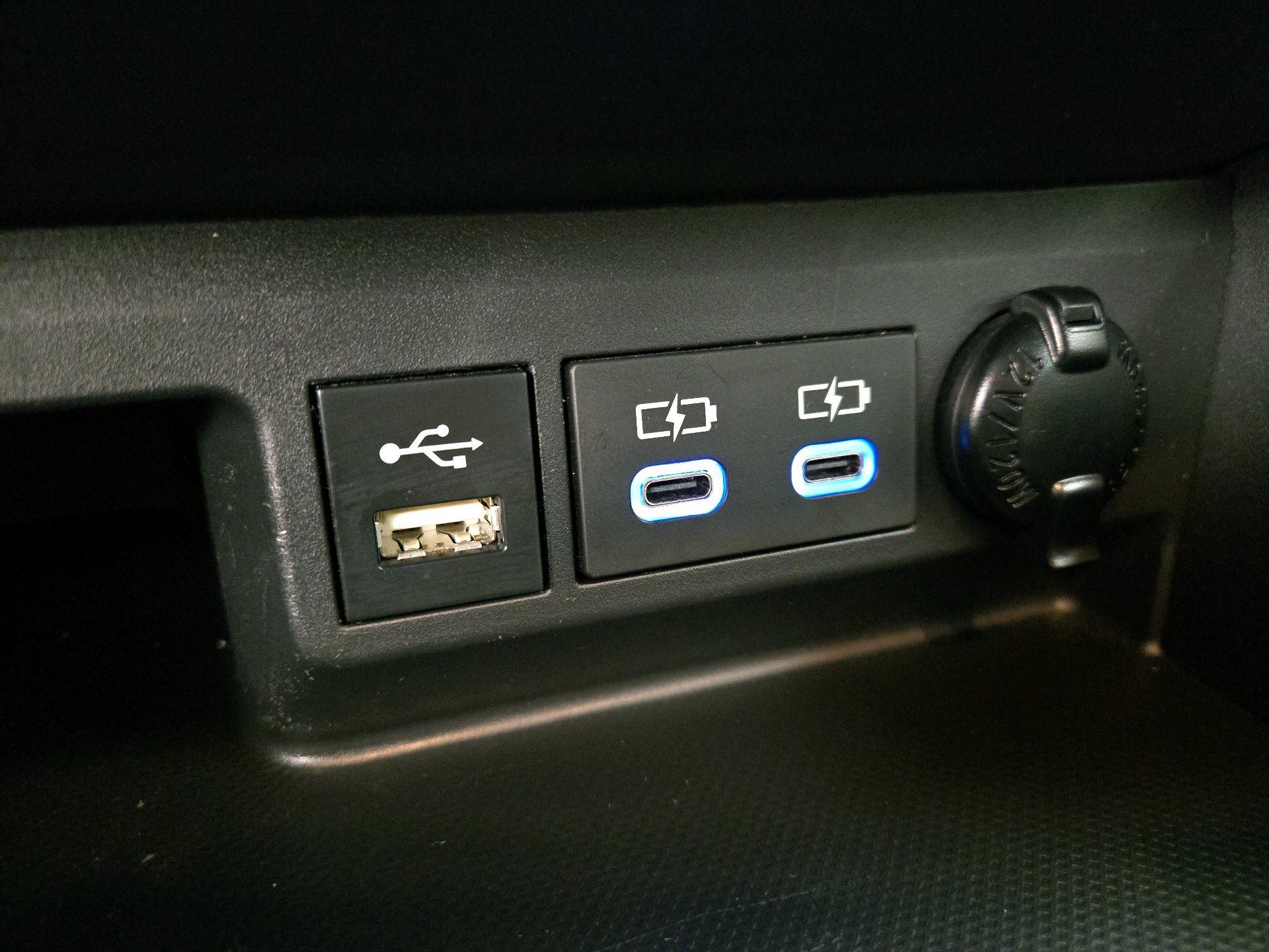 Thumbnail: 2022 Toyota Highlander - 18