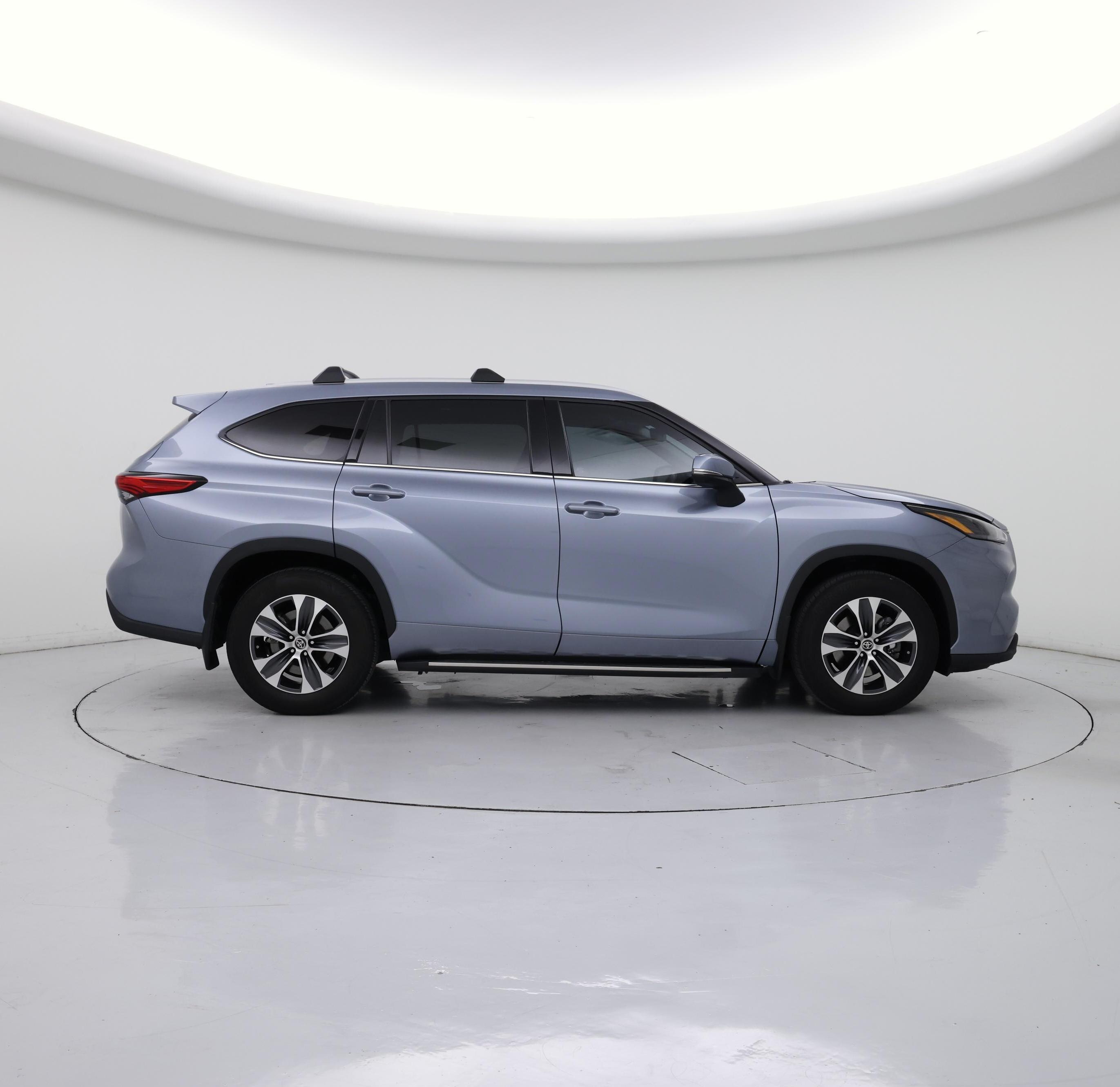Thumbnail: 2022 Toyota Highlander - 7