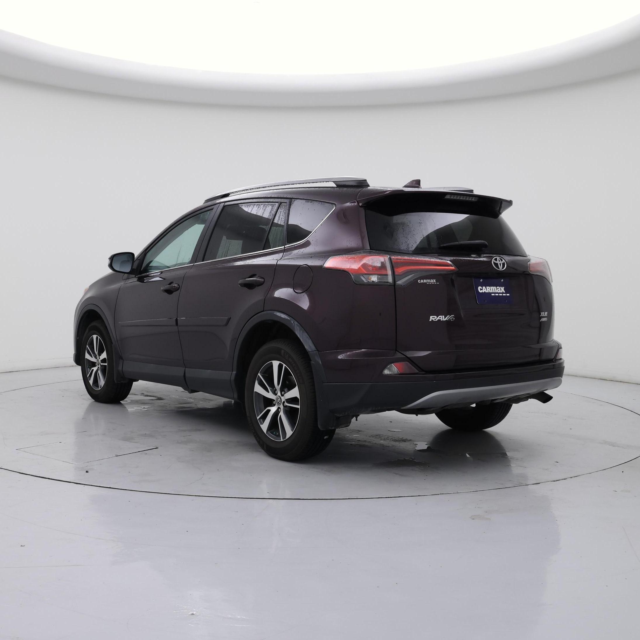 Thumbnail: 2018 Toyota RAV4 - 2