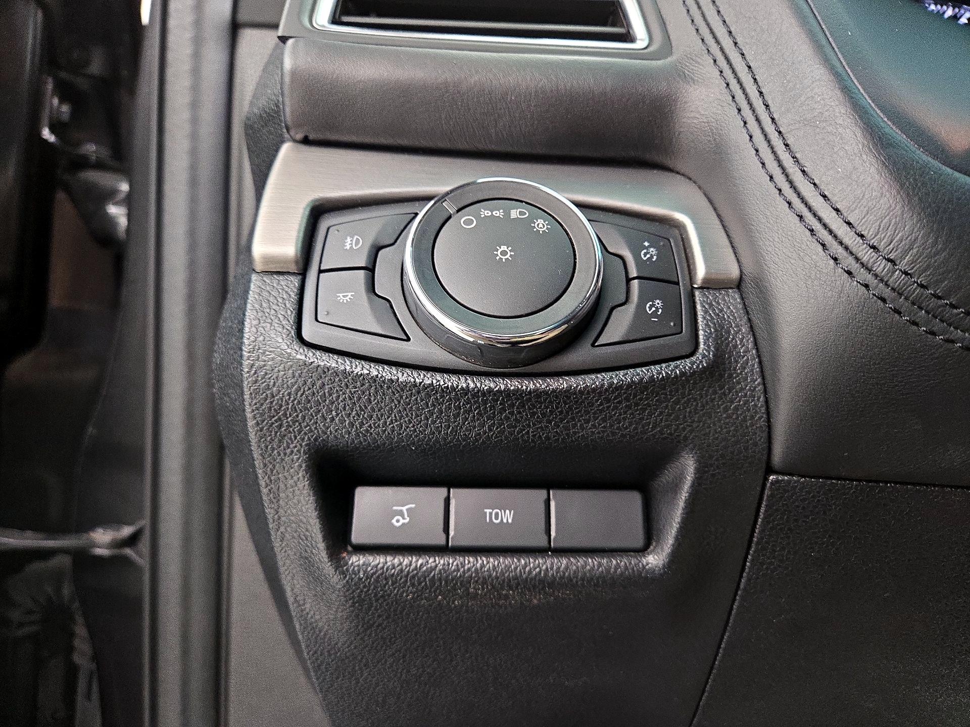 Thumbnail: 2016 Ford Explorer - 13