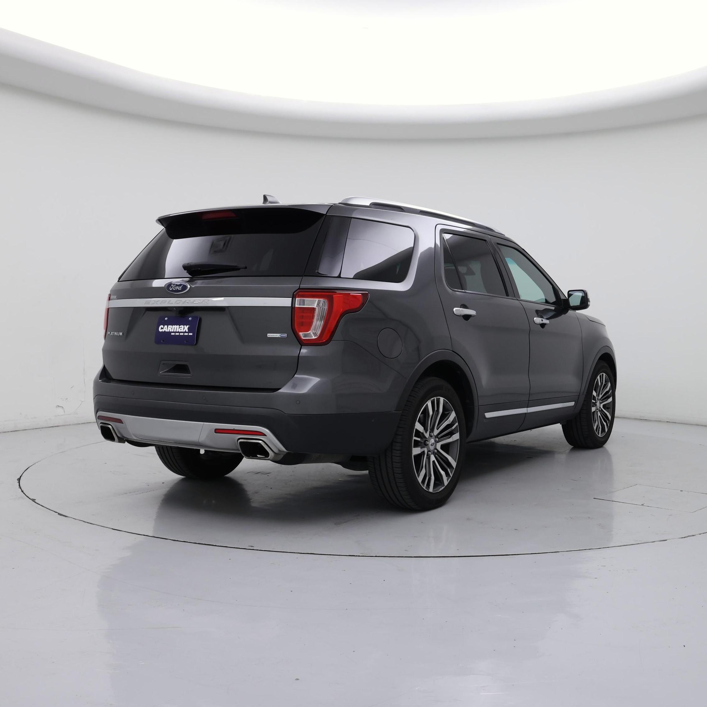 Thumbnail: 2016 Ford Explorer - 8