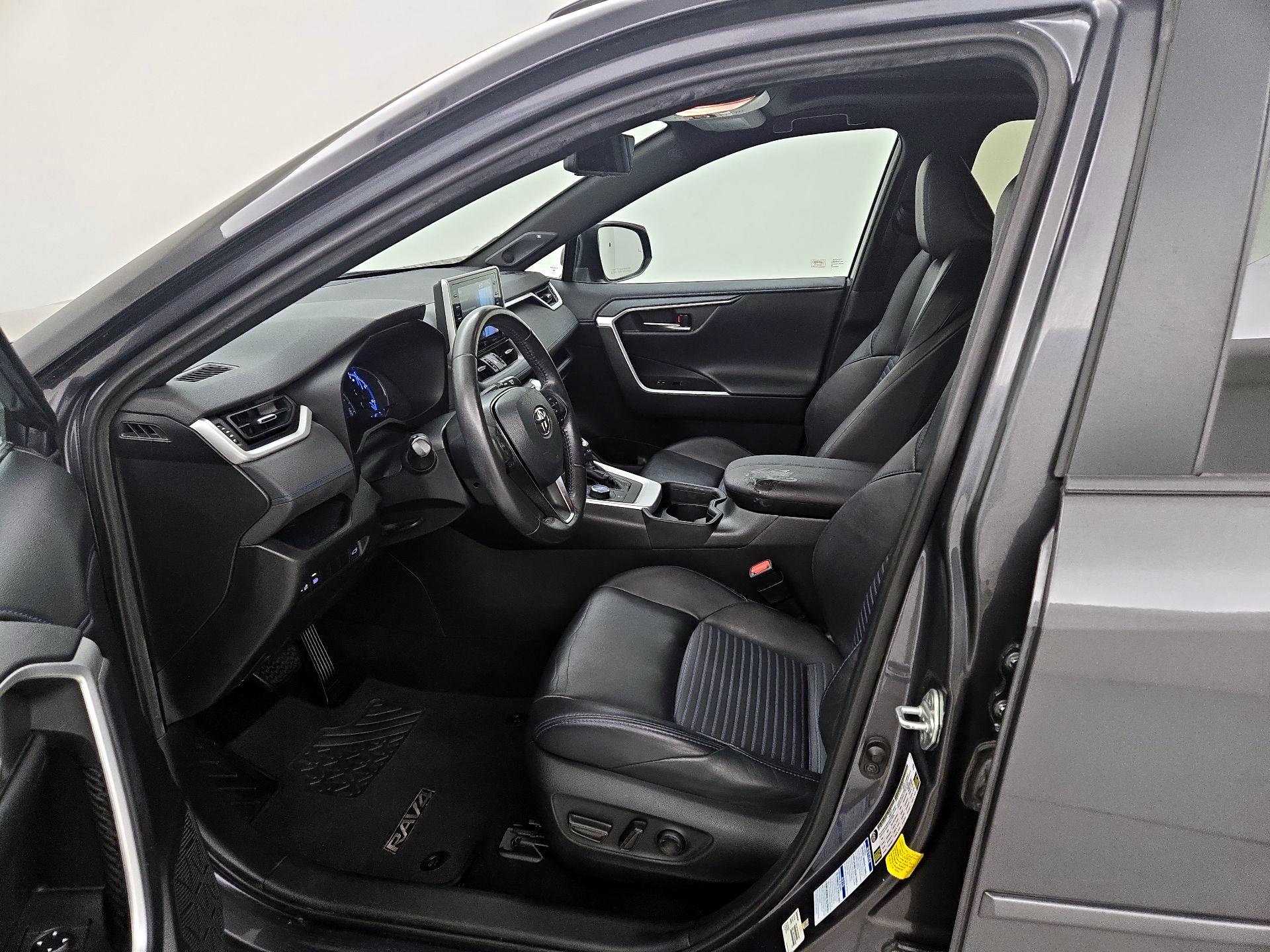 Thumbnail: 2019 Toyota RAV4 - 11