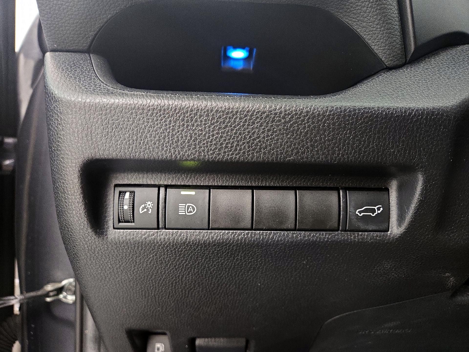 Thumbnail: 2019 Toyota RAV4 - 13