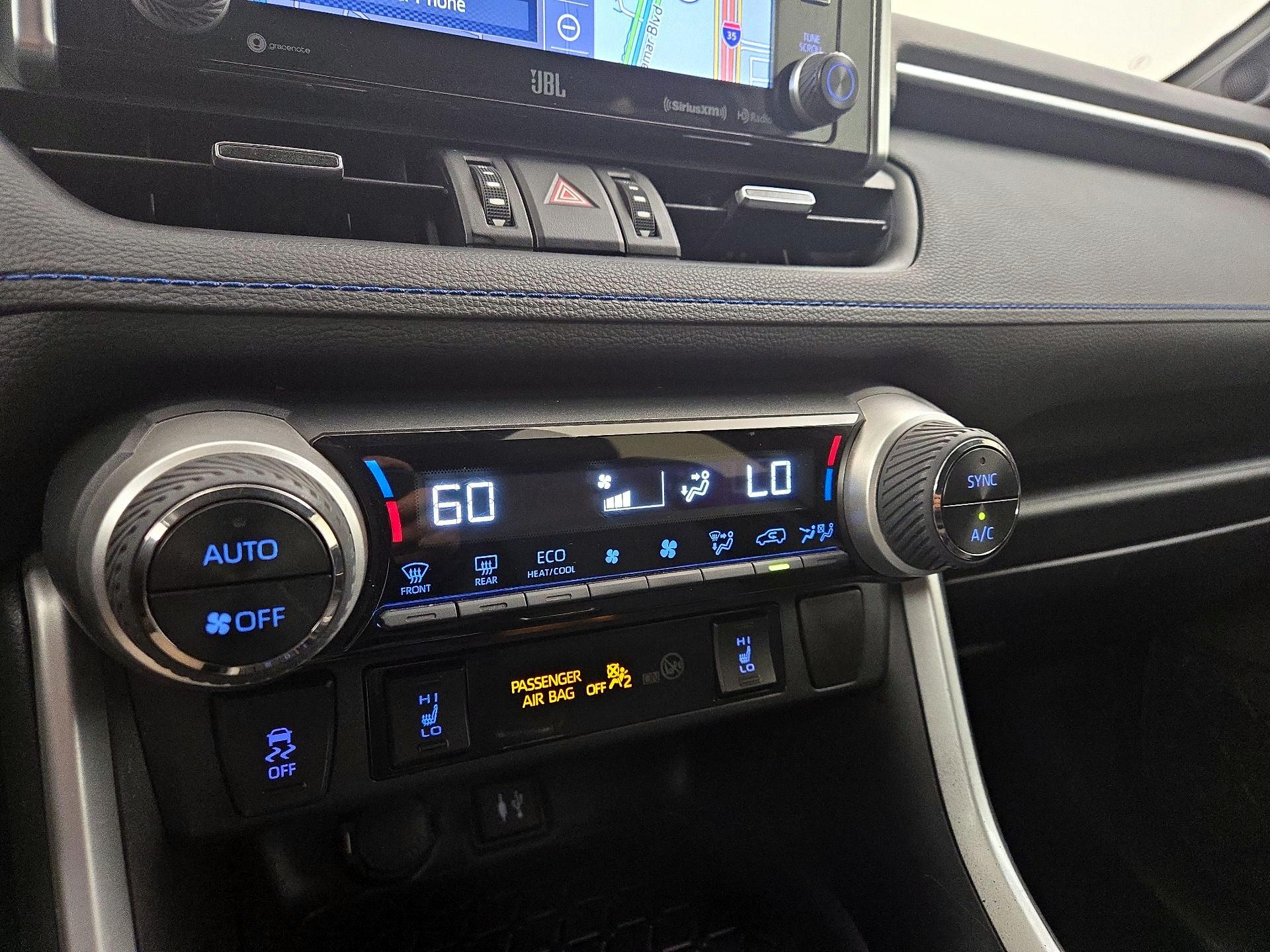 Thumbnail: 2019 Toyota RAV4 - 17