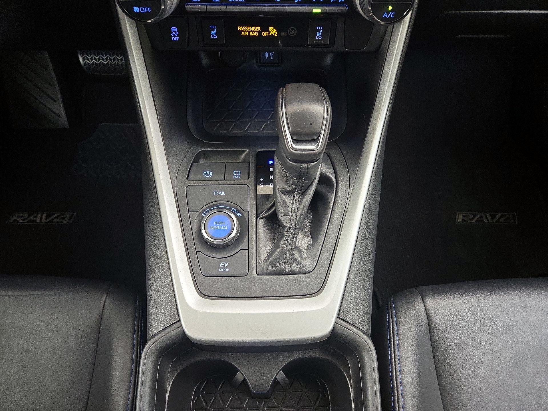 Thumbnail: 2019 Toyota RAV4 - 18