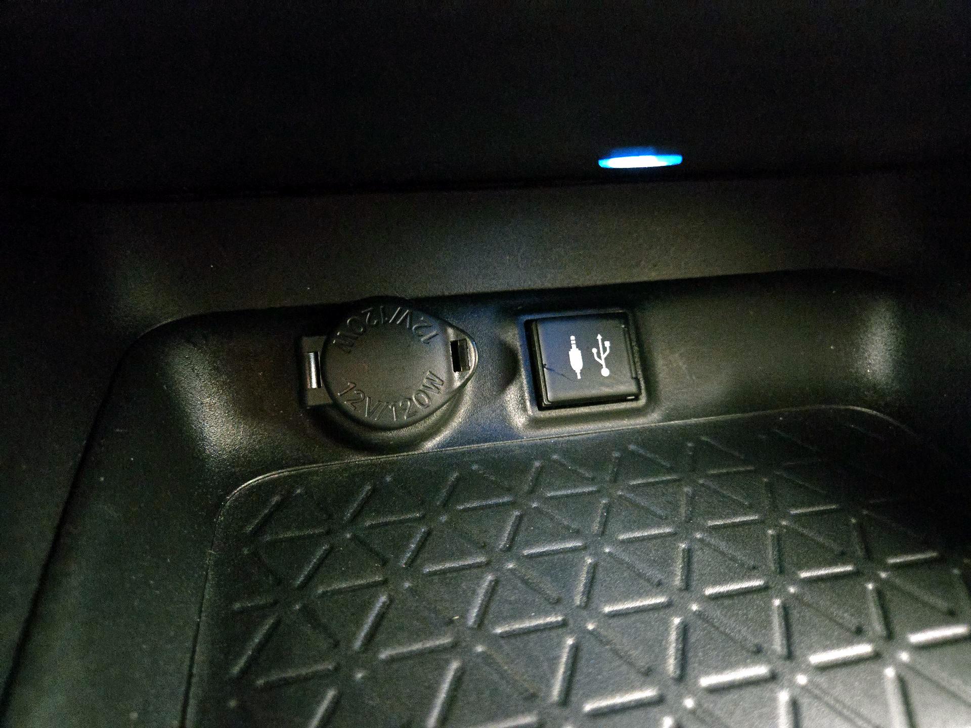 Thumbnail: 2019 Toyota RAV4 - 19