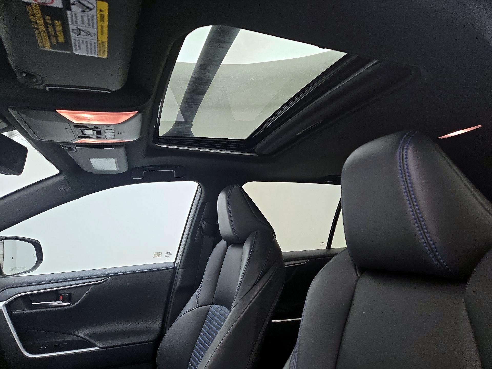 Thumbnail: 2019 Toyota RAV4 - 20