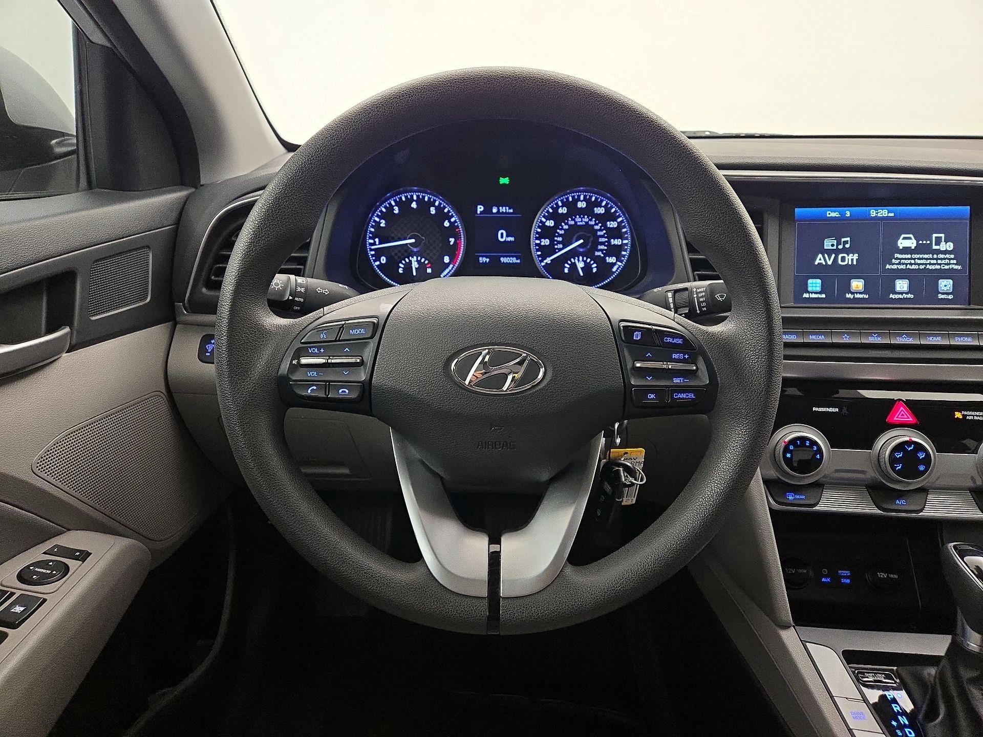 Thumbnail: 2019 Hyundai Elantra - 10