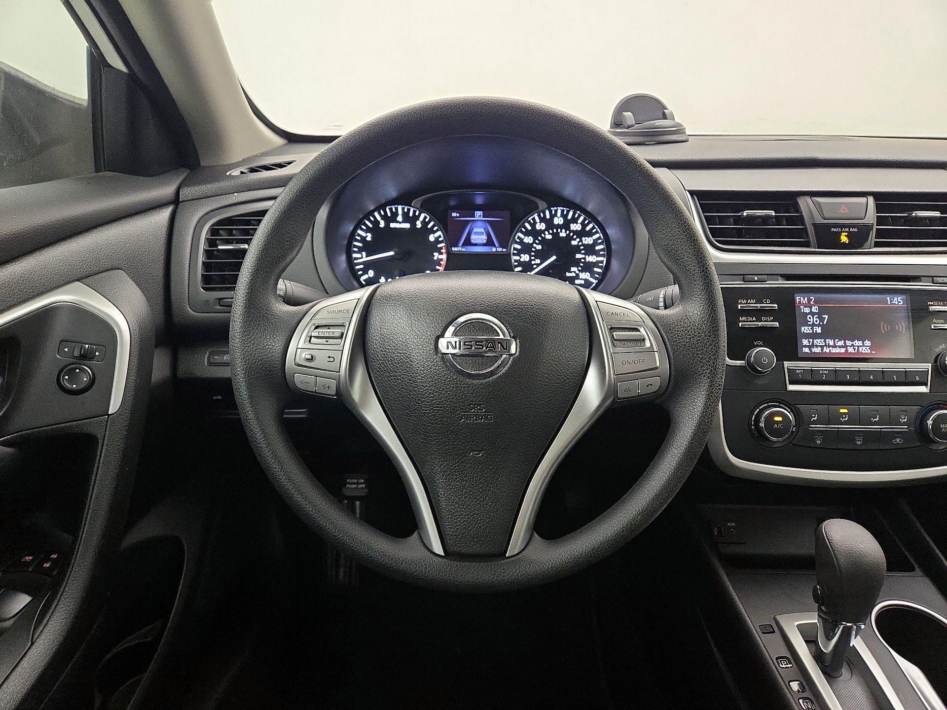 Thumbnail: 2016 Nissan Altima - 10