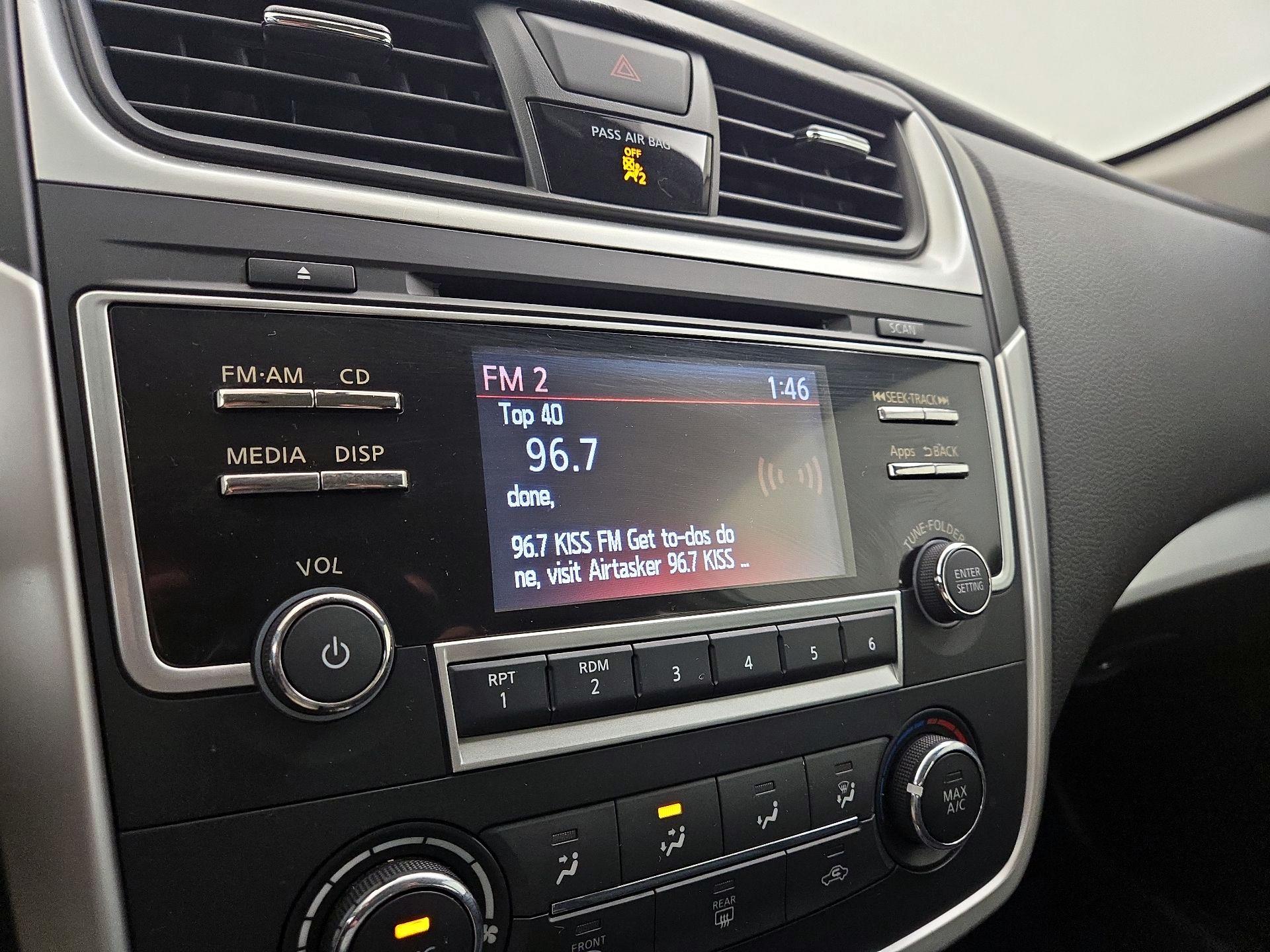 Thumbnail: 2016 Nissan Altima - 15