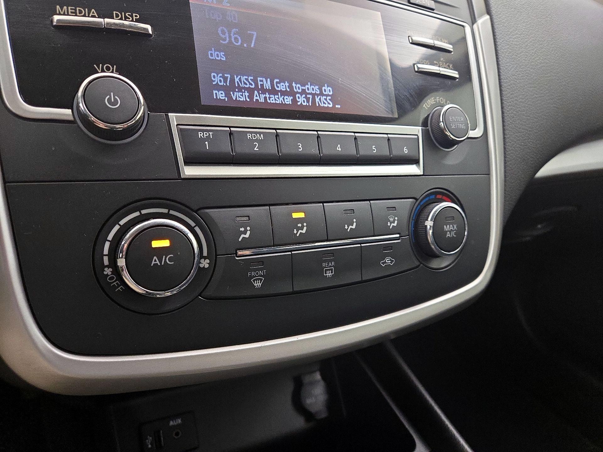 Thumbnail: 2016 Nissan Altima - 16