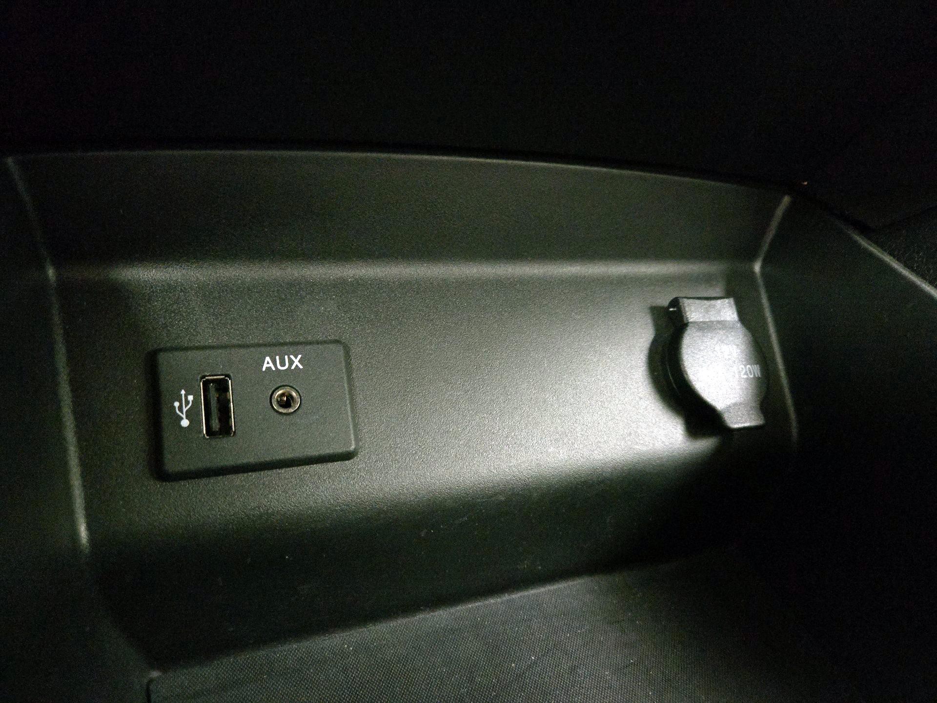 Thumbnail: 2016 Nissan Altima - 18