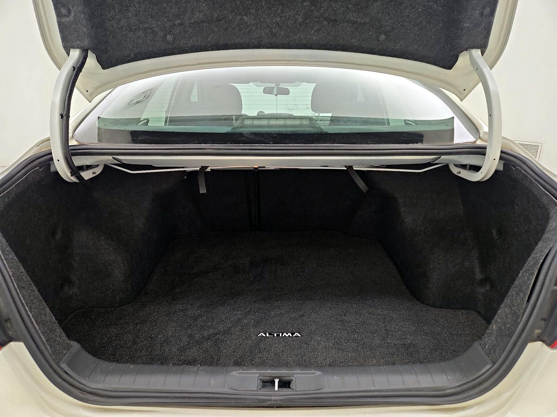 Thumbnail: 2016 Nissan Altima - 20