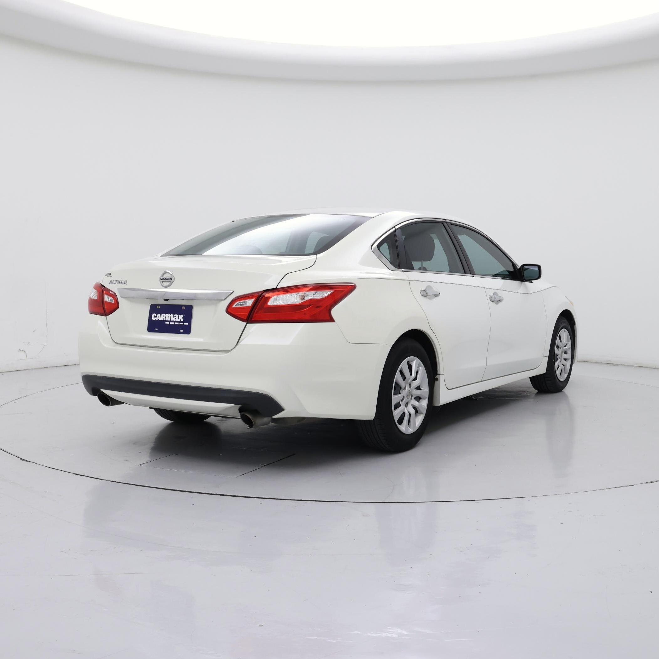 Thumbnail: 2016 Nissan Altima - 8