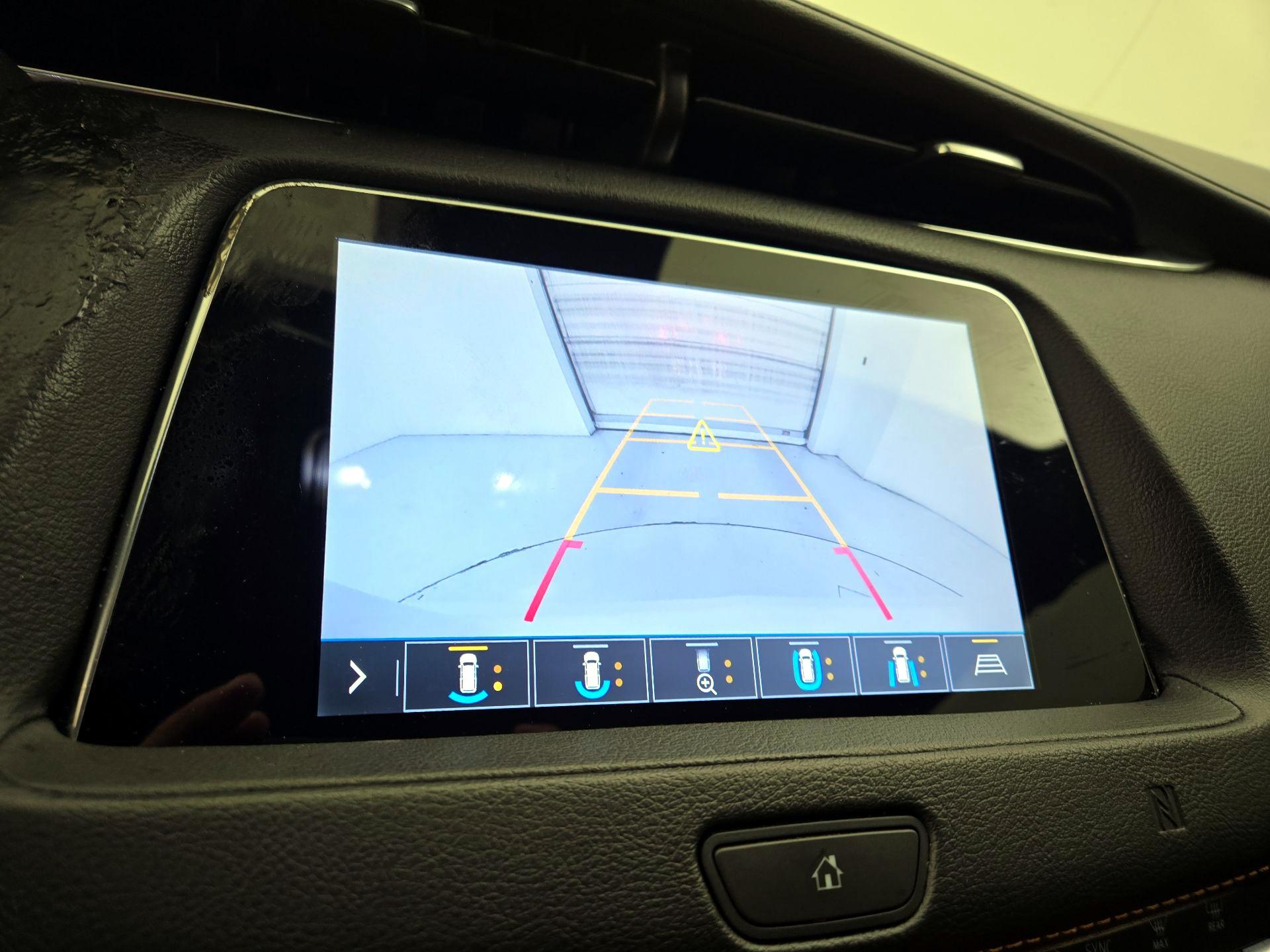 Thumbnail: 2019 Cadillac XT4 - 14