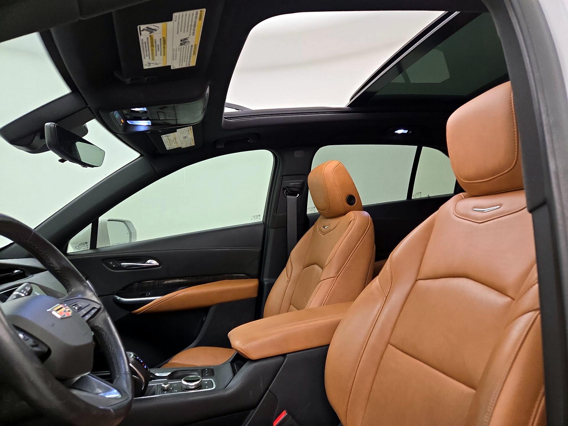 Thumbnail: 2019 Cadillac XT4 - 19