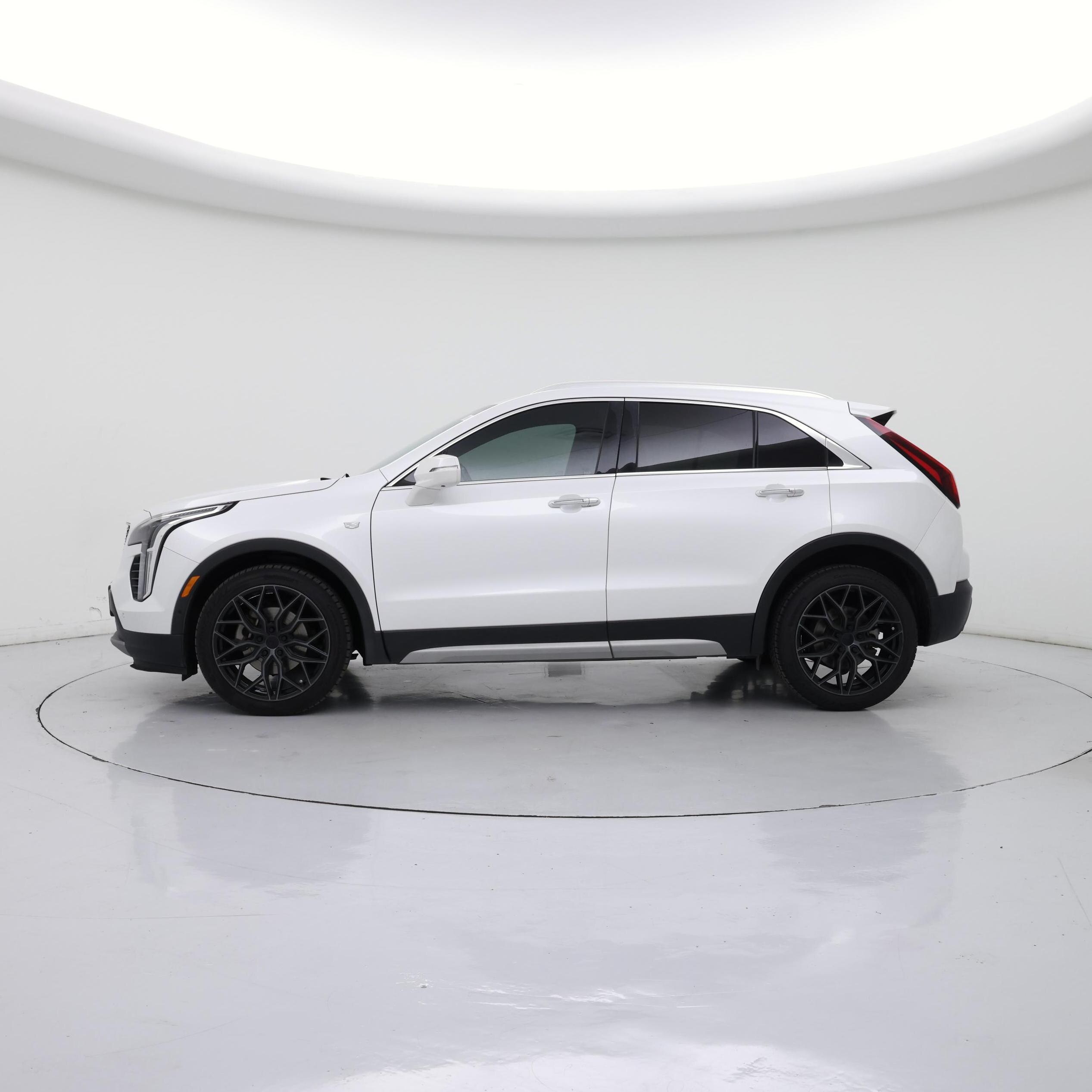 Thumbnail: 2019 Cadillac XT4 - 3