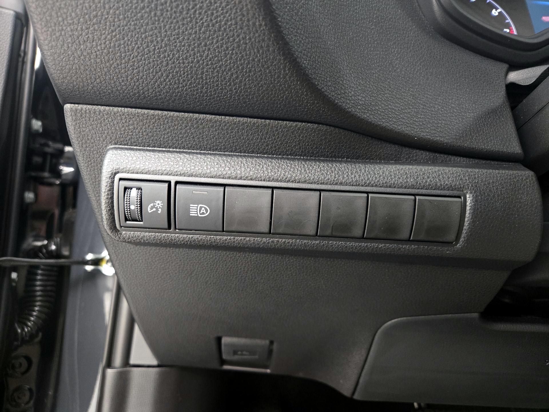 Thumbnail: 2025 Toyota Corolla - 13