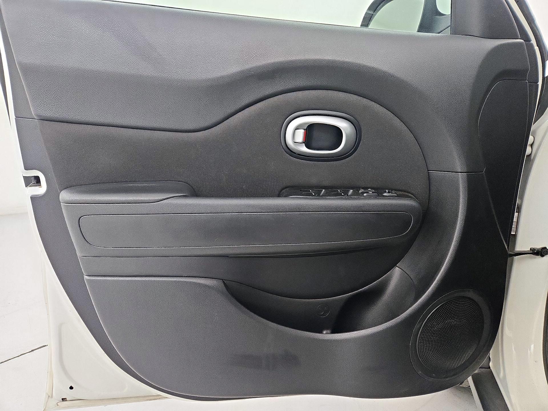 Thumbnail: 2016 Kia Soul - 12