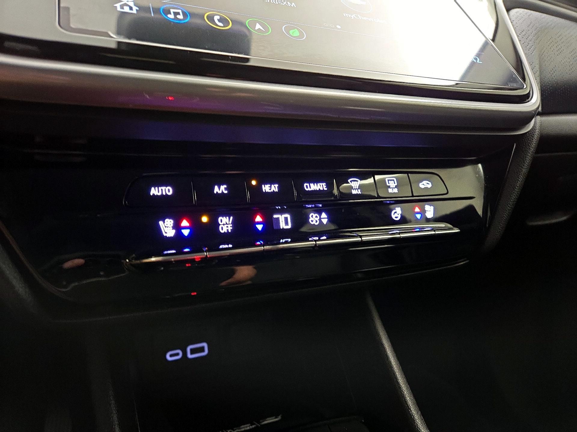 Thumbnail: 2022 Chevrolet Bolt EUV - 17