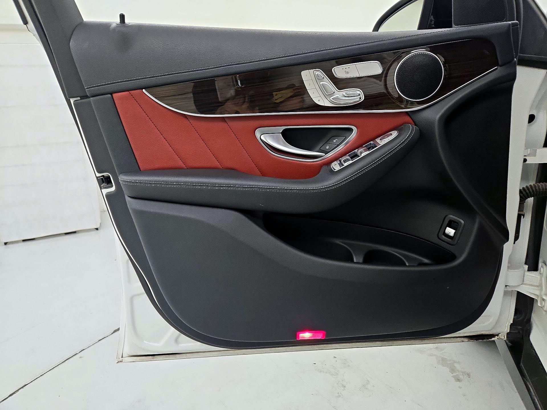 Thumbnail: 2018 Mercedes-Benz GLC - 12