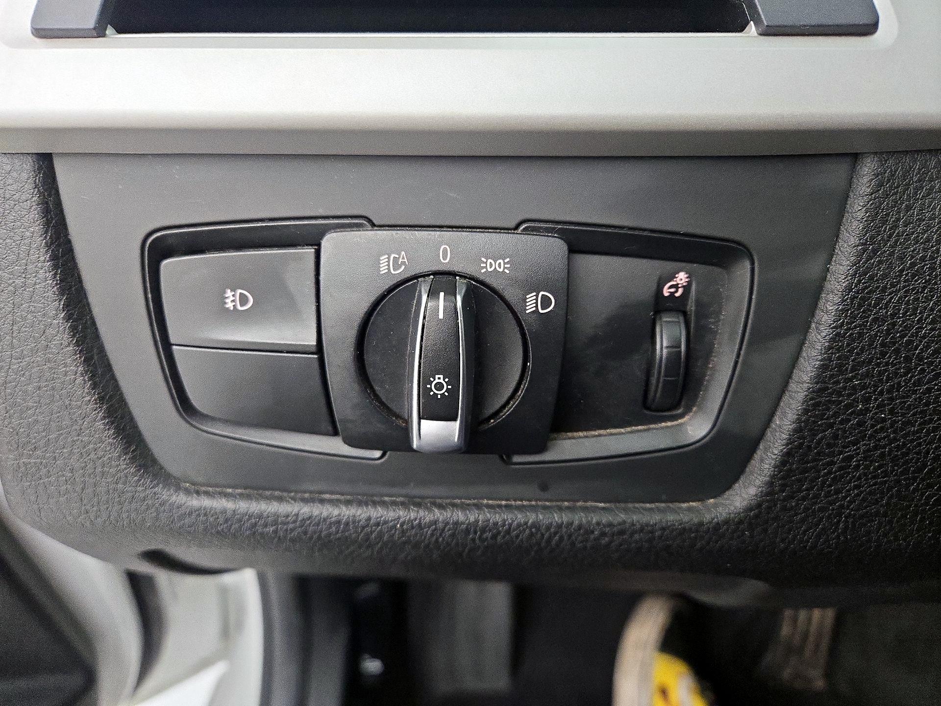 Thumbnail: 2016 BMW 3 Series - 13