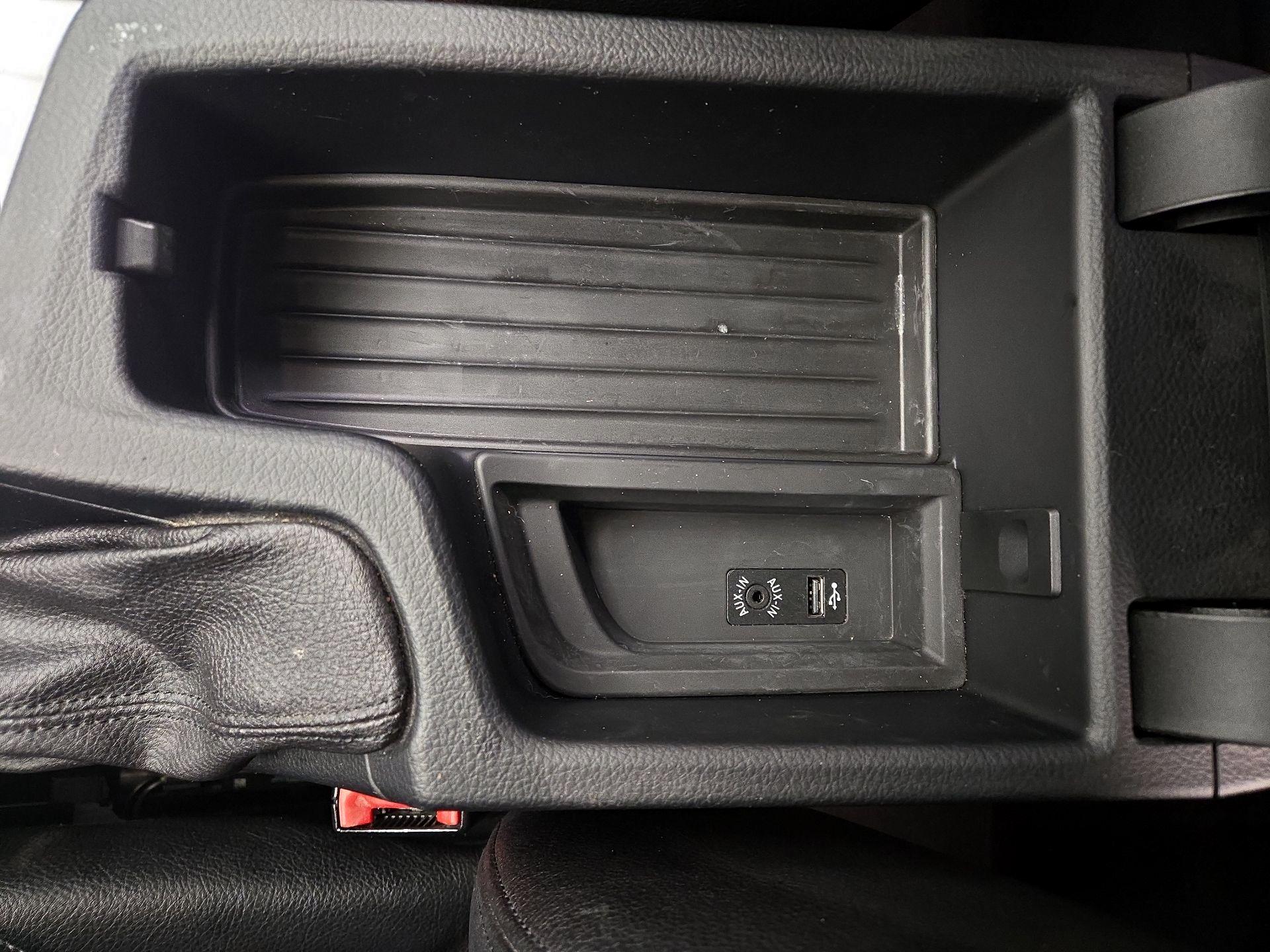 Thumbnail: 2016 BMW 3 Series - 17