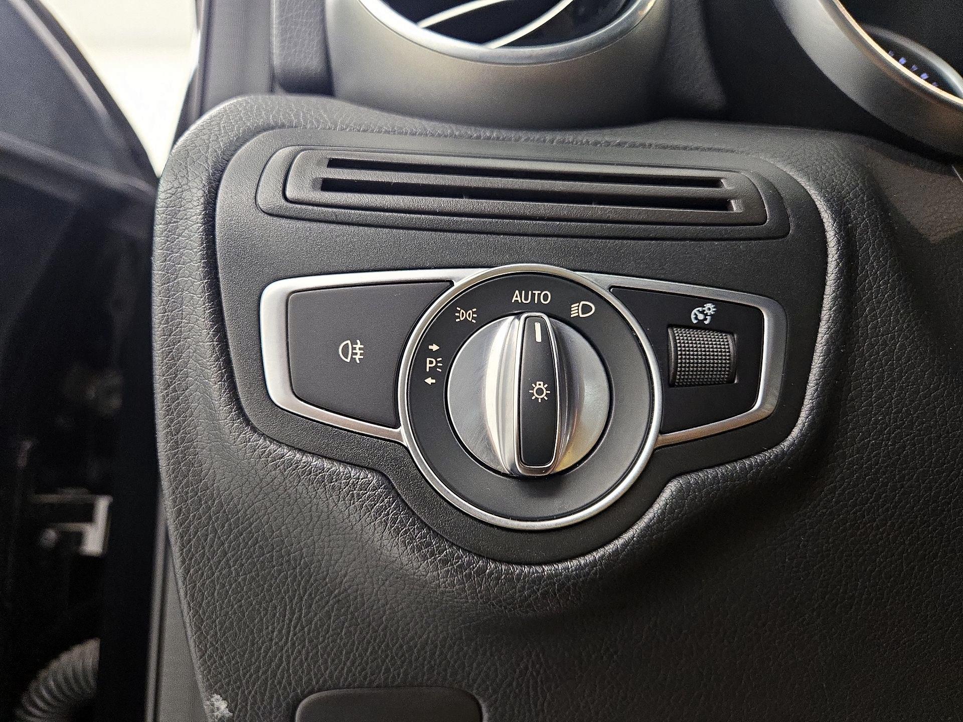 Thumbnail: 2020 Mercedes-Benz GLC - 13