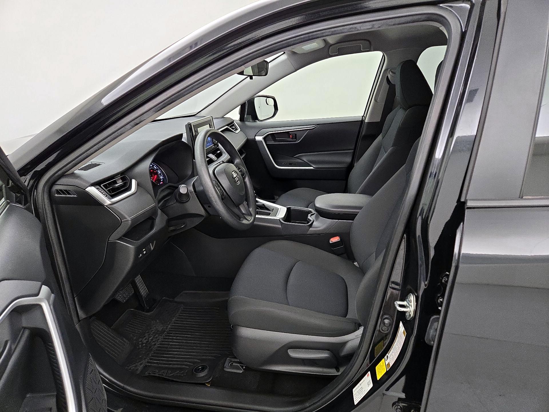 Thumbnail: 2022 Toyota RAV4 - 11