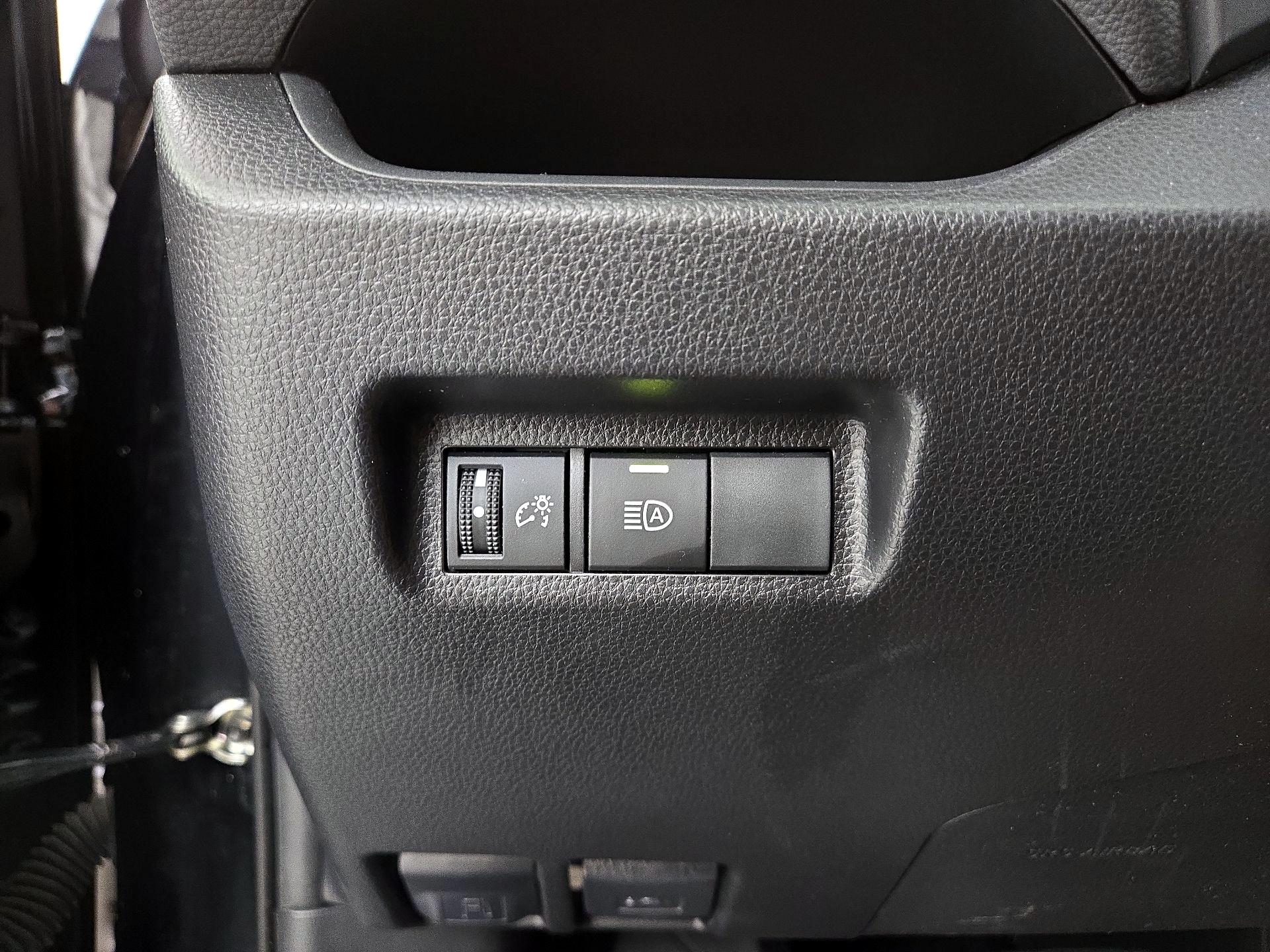 Thumbnail: 2022 Toyota RAV4 - 13