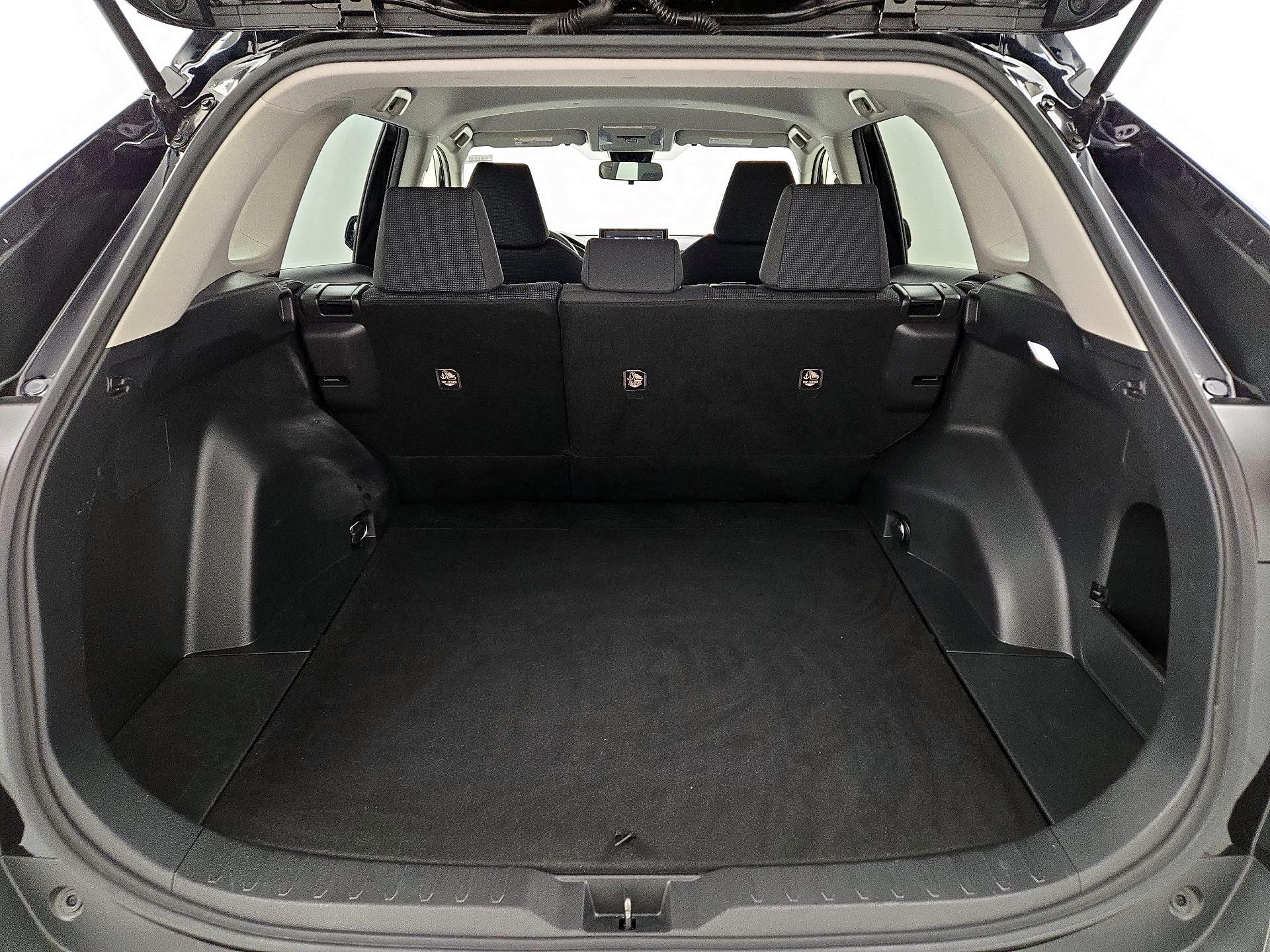 Thumbnail: 2022 Toyota RAV4 - 20