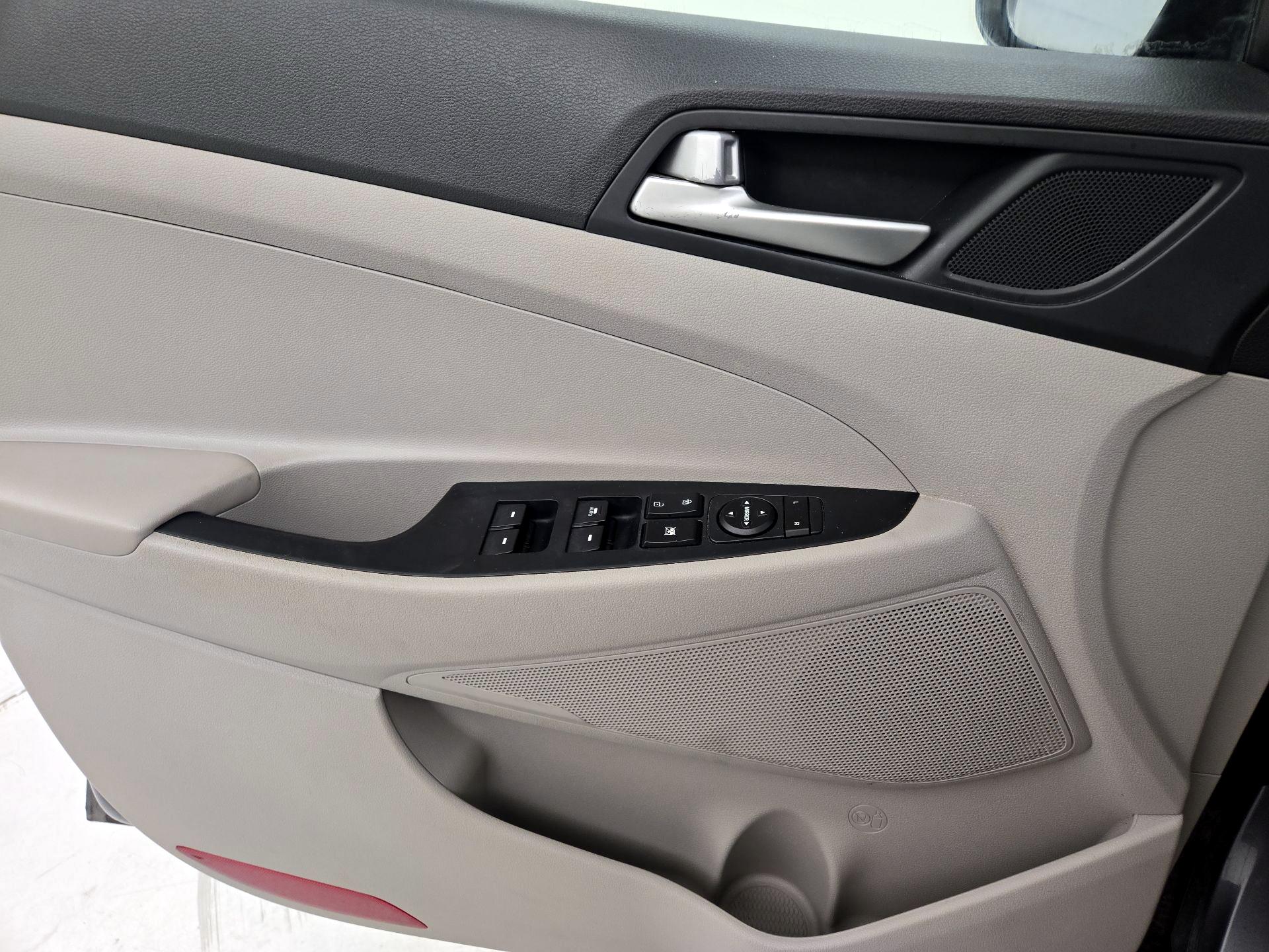 Thumbnail: 2019 Hyundai Tucson - 12