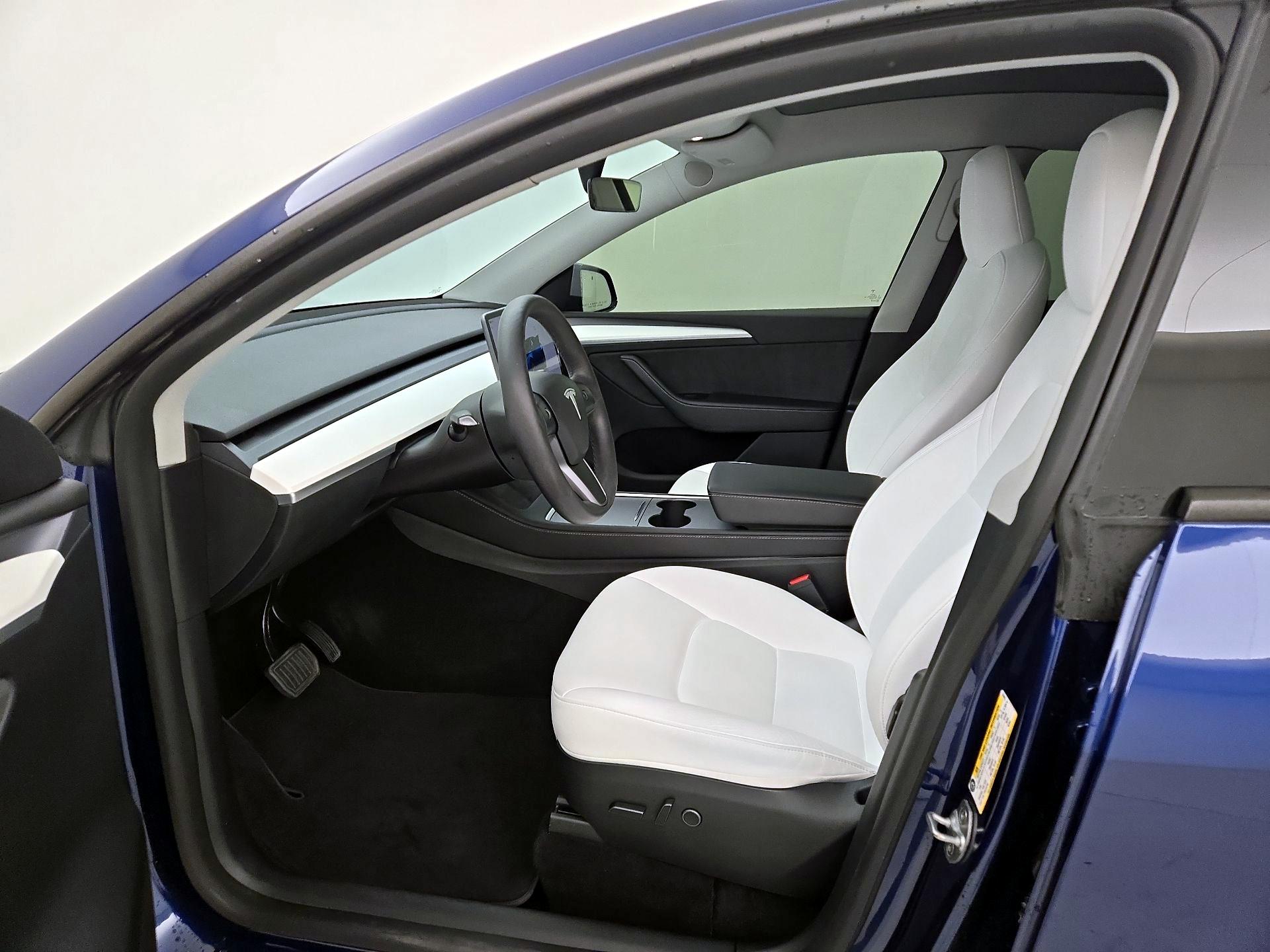 Thumbnail: 2023 Tesla Model Y - 11